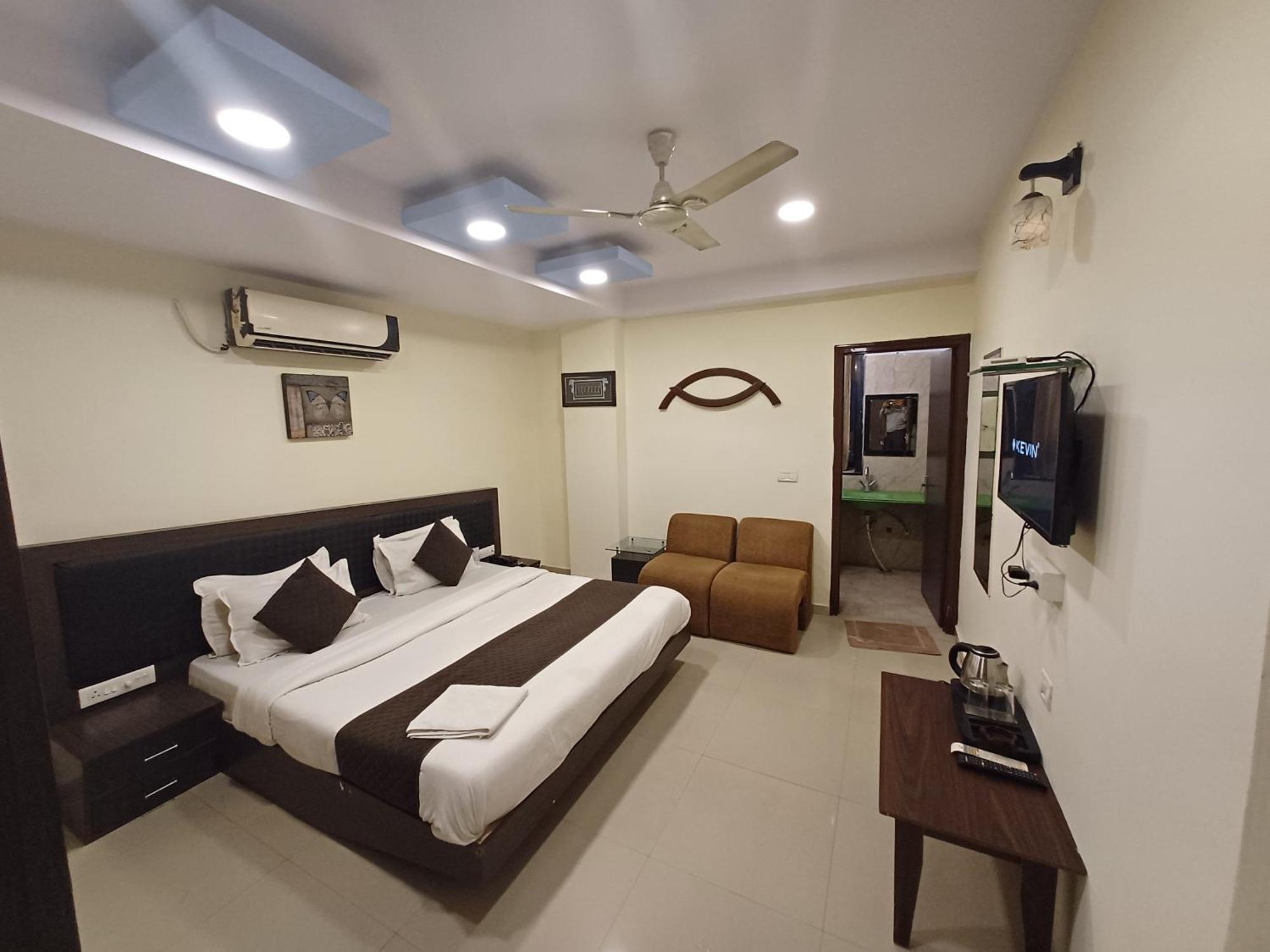 Hotel V Sindhi Camp
