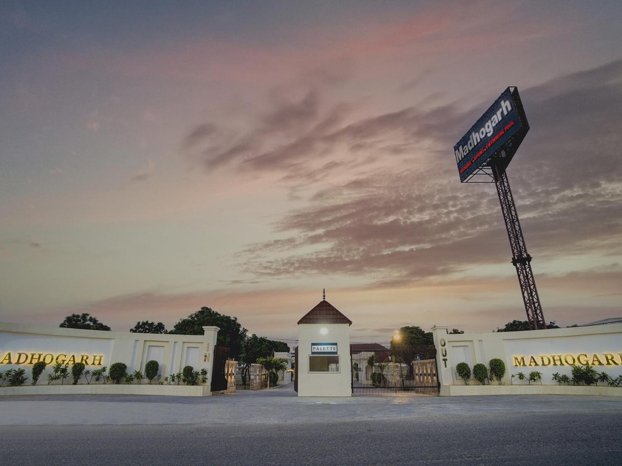 Palette - Madhogarh Resort 2*