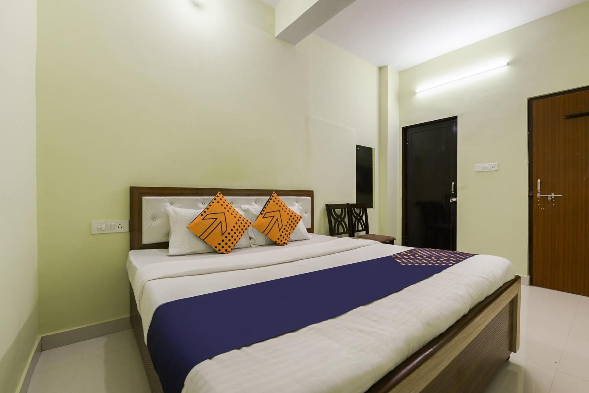 Spot On 76159 Siya 2* Jaipur