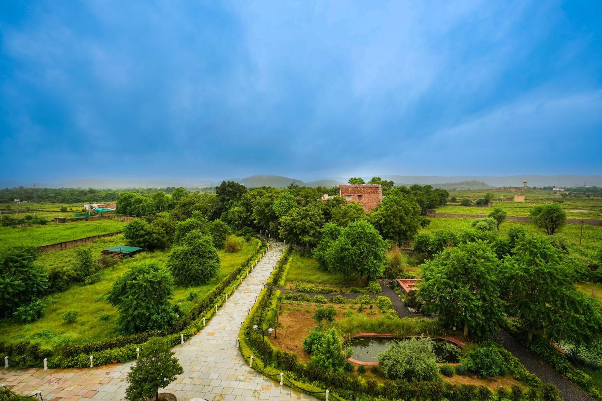 Resort Khas Bagh 4*