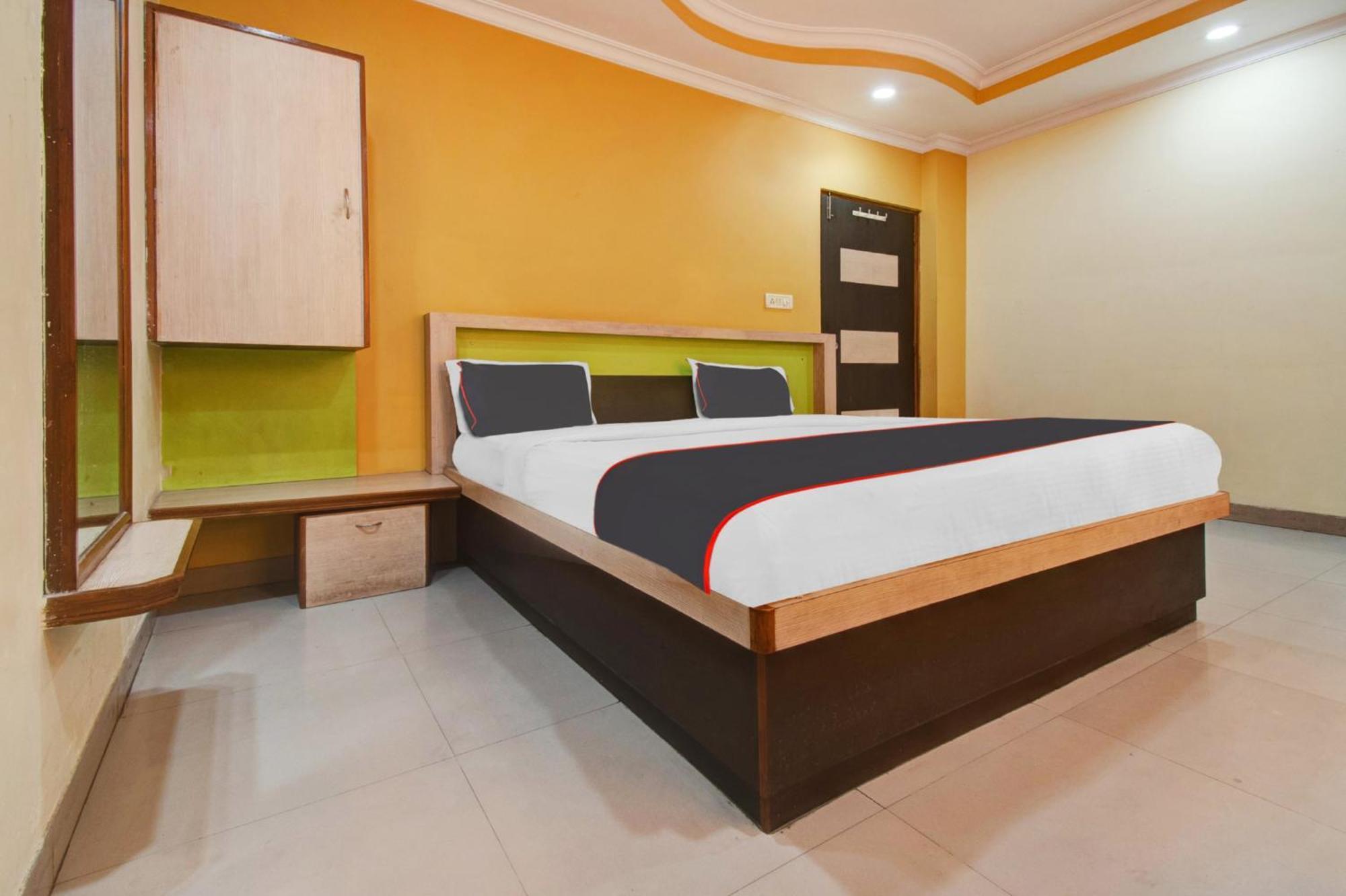 Hotel O Kiran Palace
