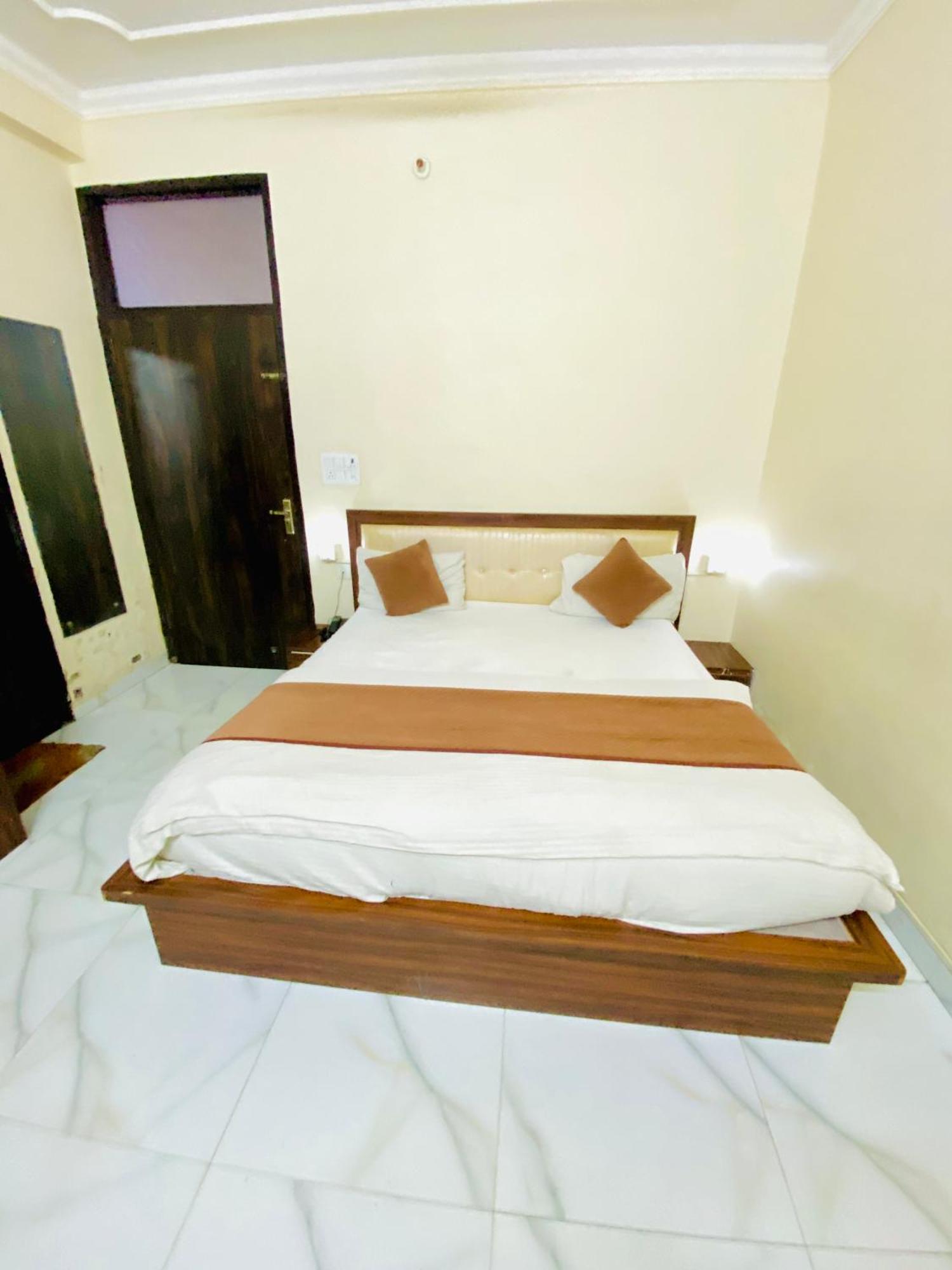 Hotel Mock Orange