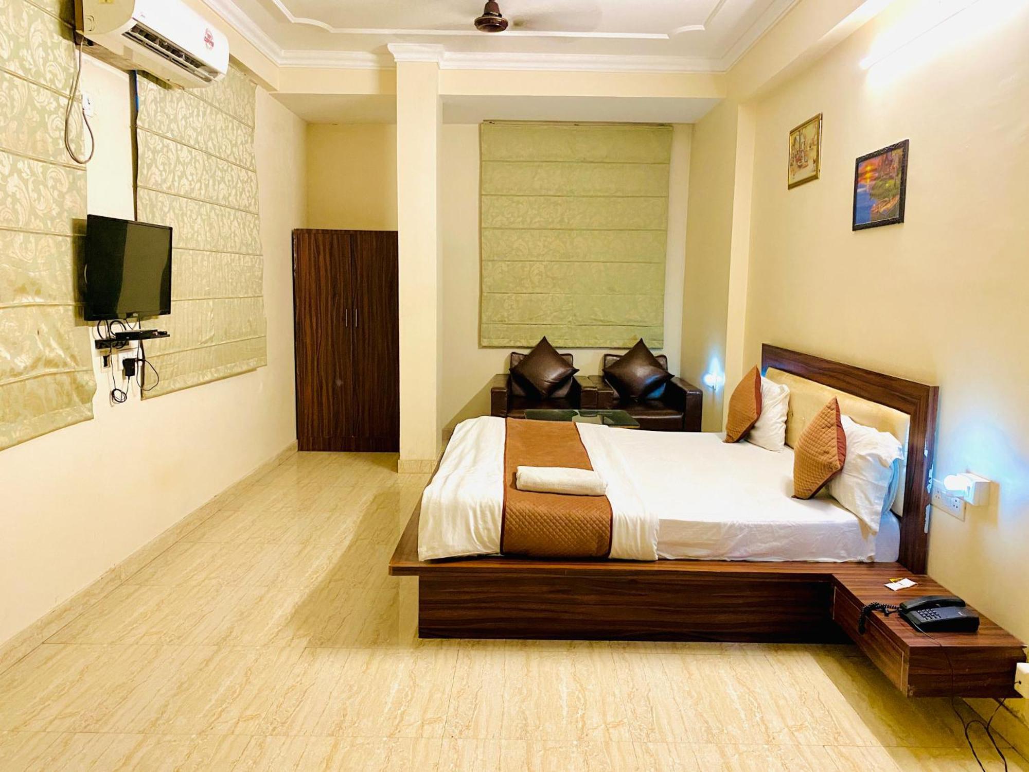 Mock Orange Hotel