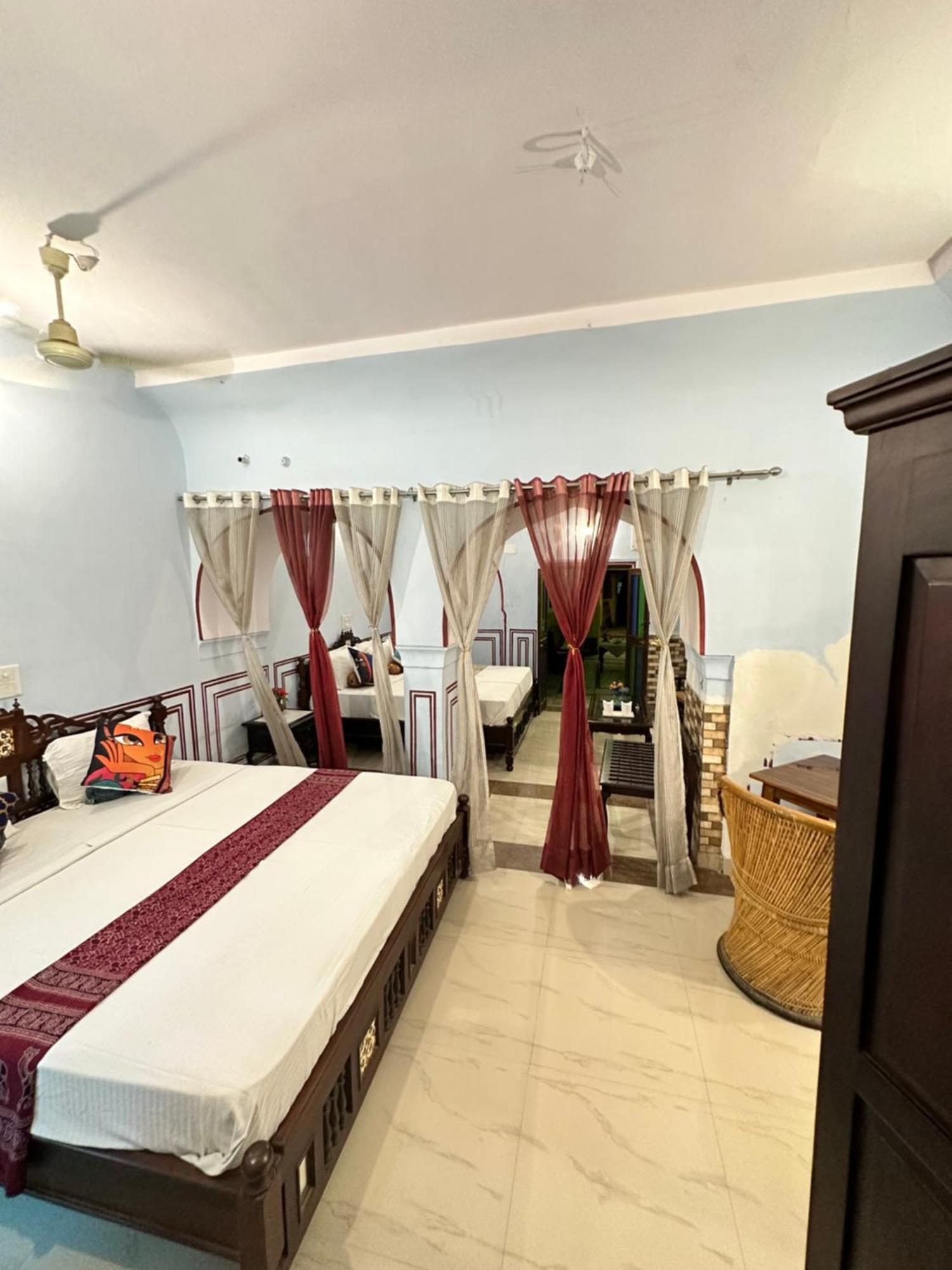 Hotel Rawla Mrignayani Palace 3*