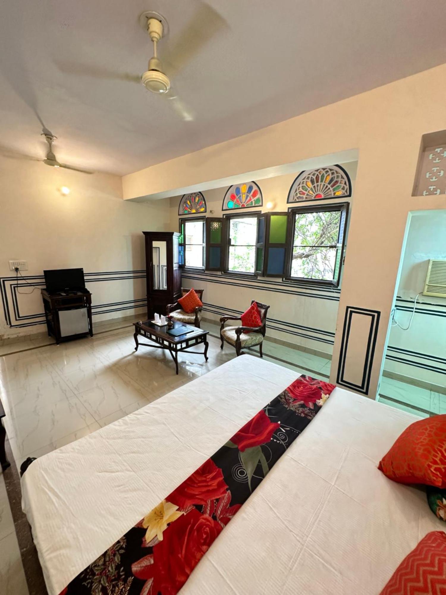 Rawla Mrignayani Palace Hotel
