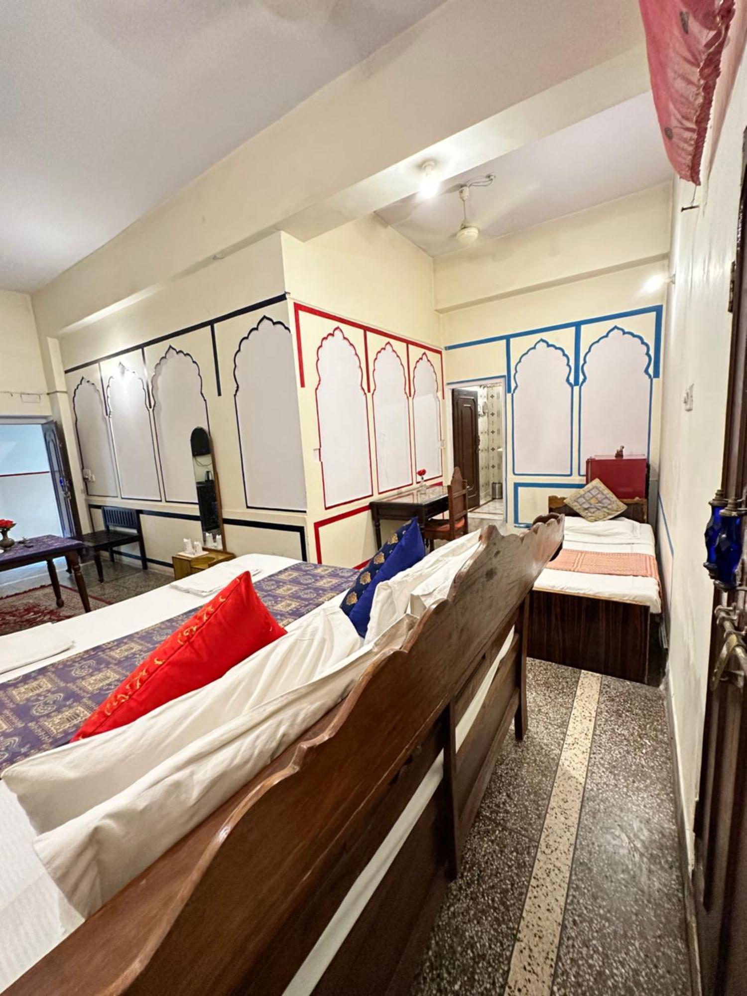 Rawla Mrignayani Palace 3*