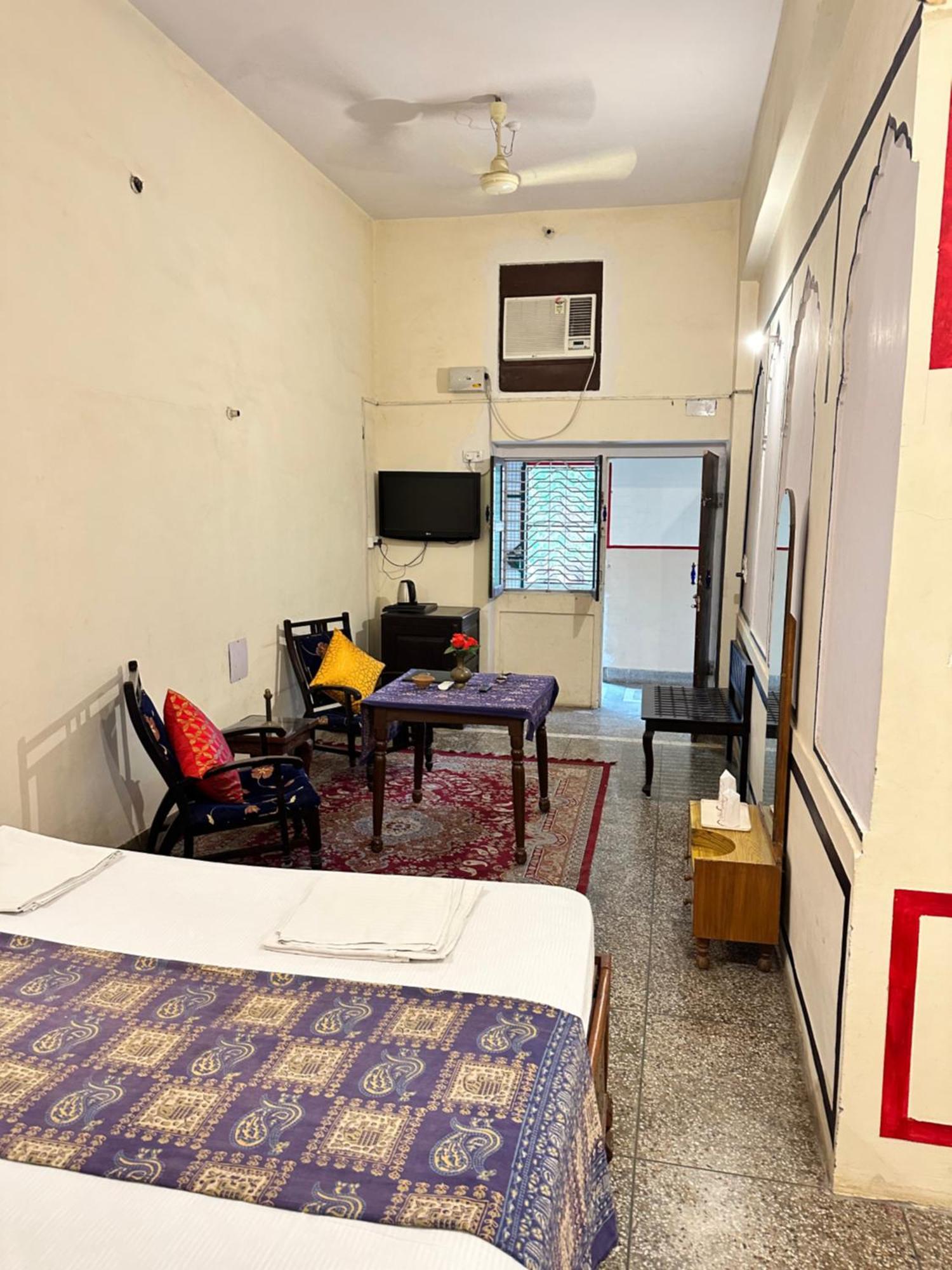 Rawla Mrignayani Palace Hotel 3*