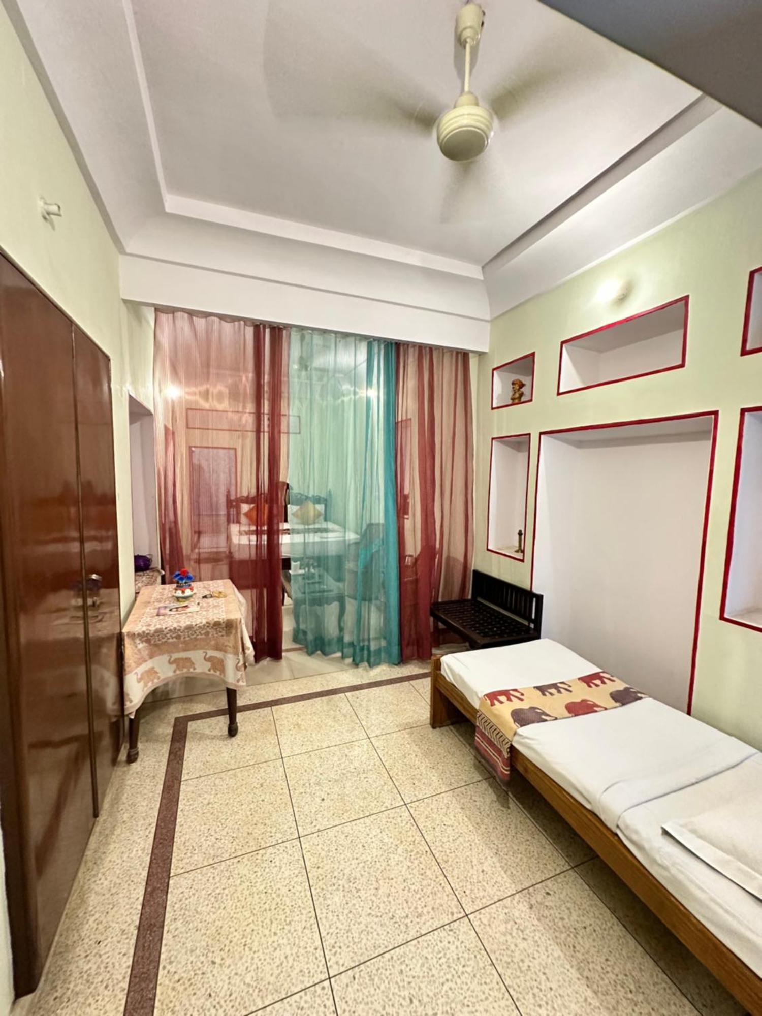 Rawla Mrignayani Palace Hotel 3*