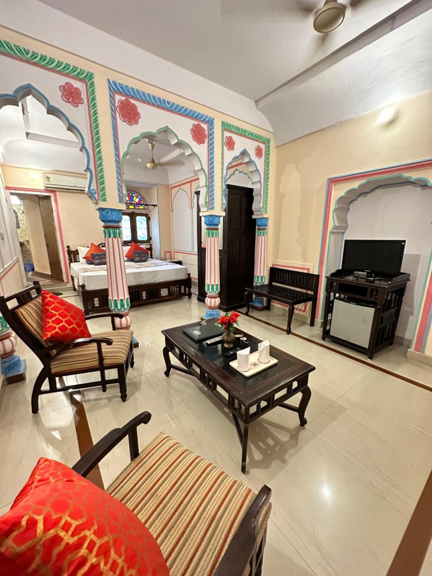 Hotel Rawla Mrignayani Palace Jaipur