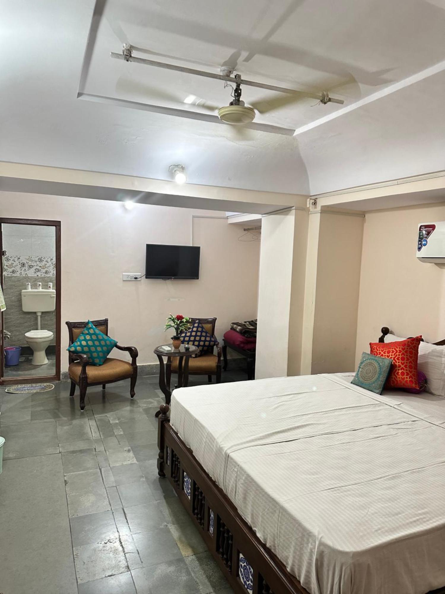 Rawla Mrignayani Palace 3*