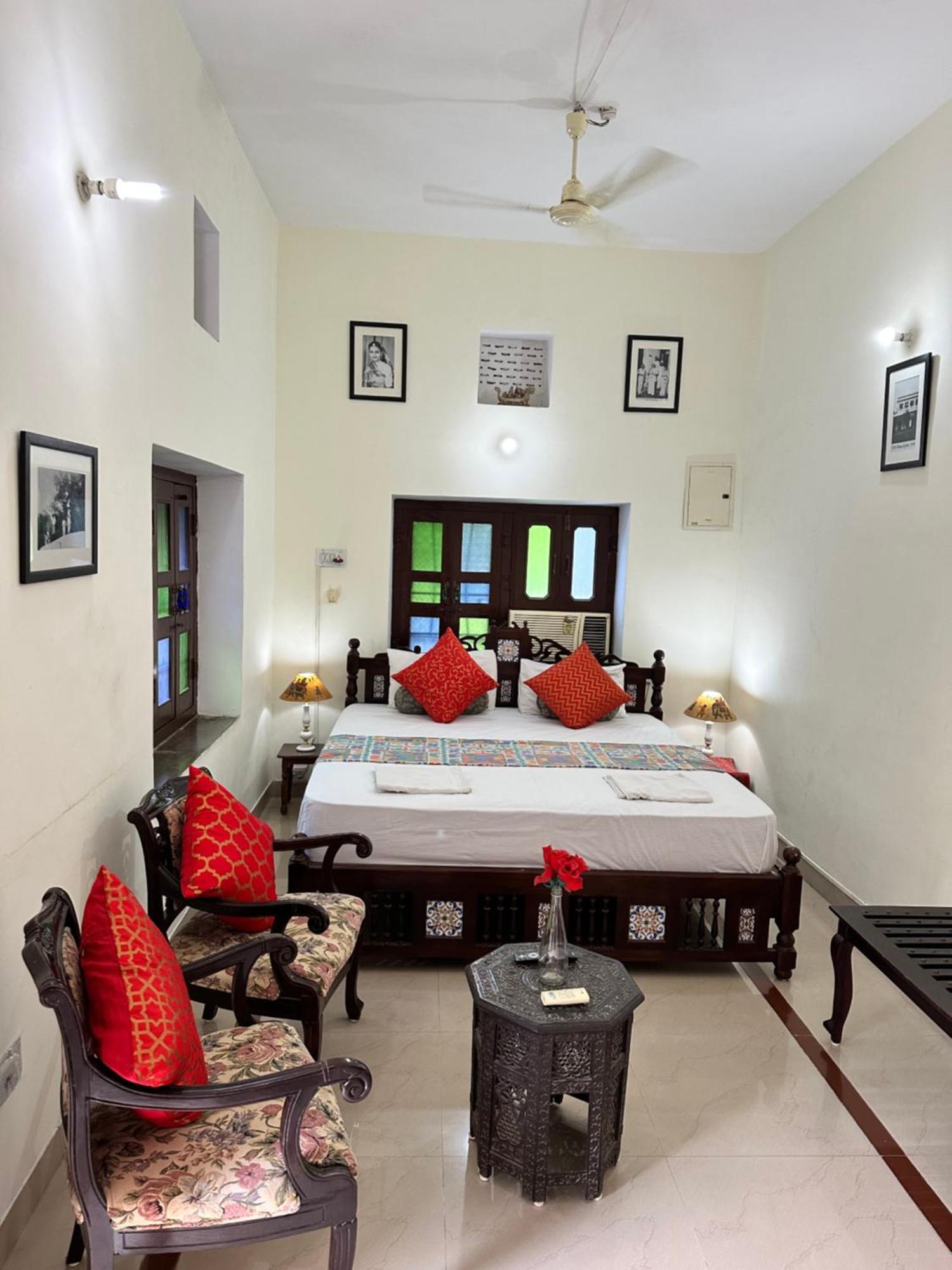 Hotel Rawla Mrignayani Palace 3*