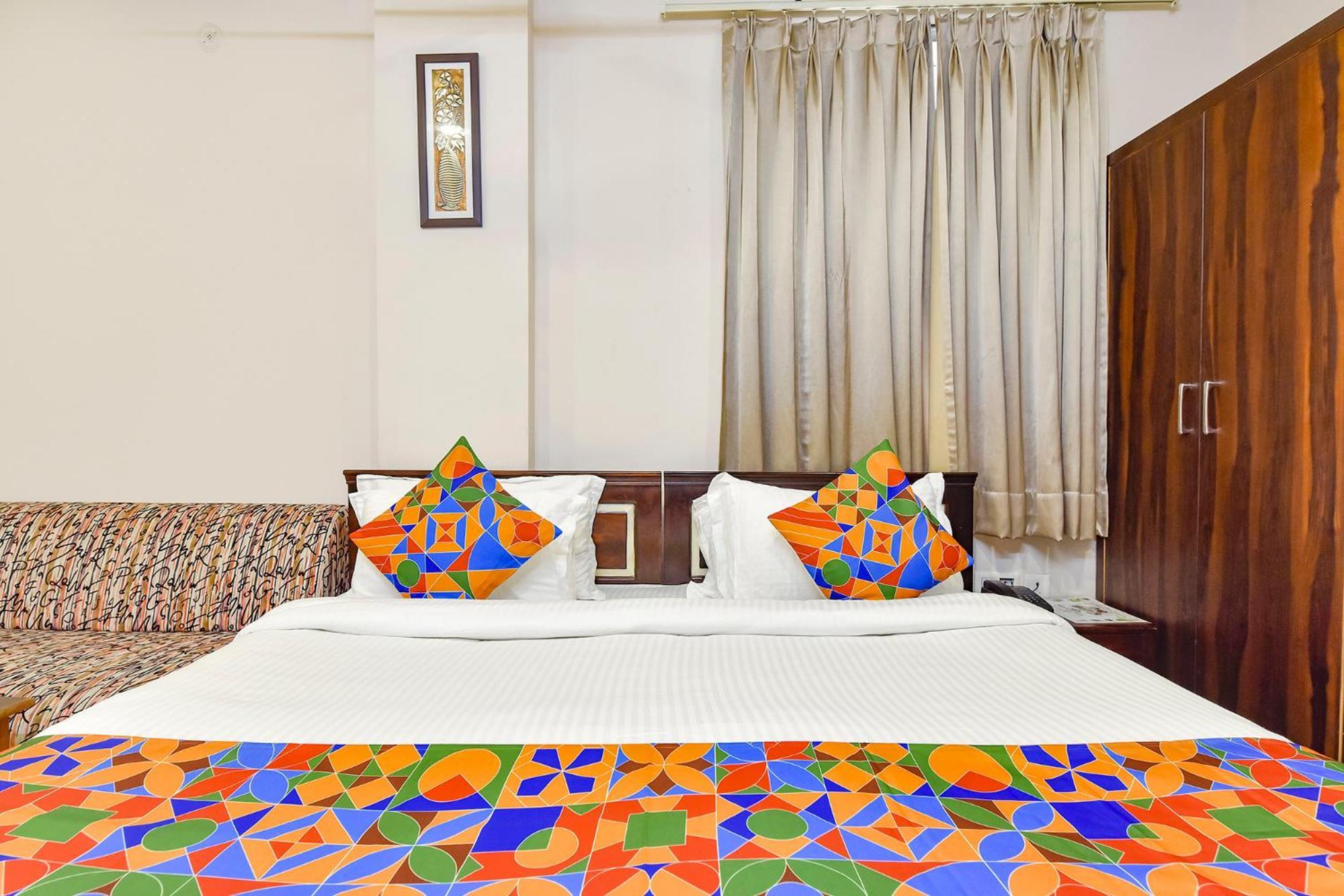 Fabhotel Gurukripa