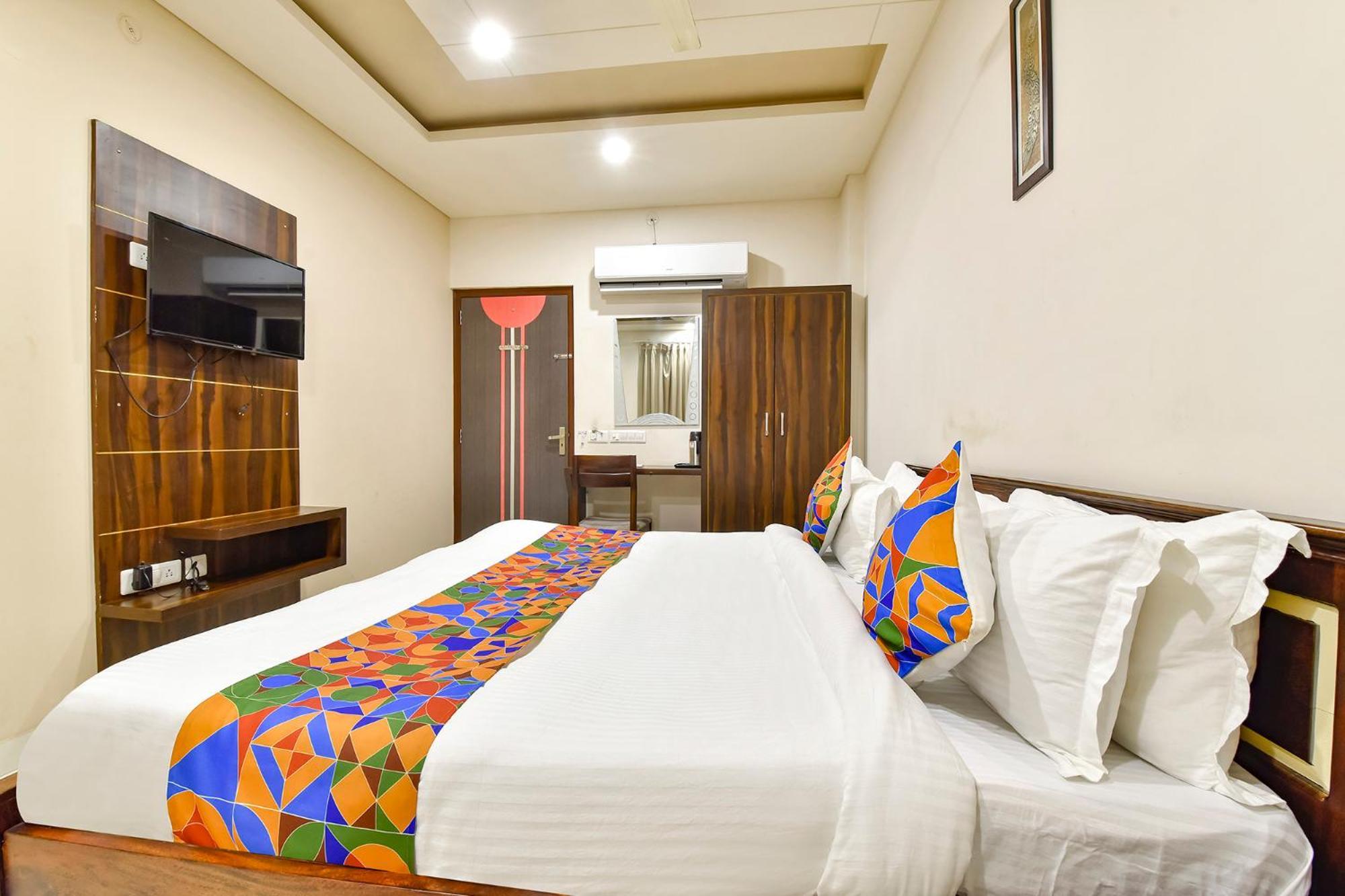 Fabhotel Gurukripa Hotel 3*