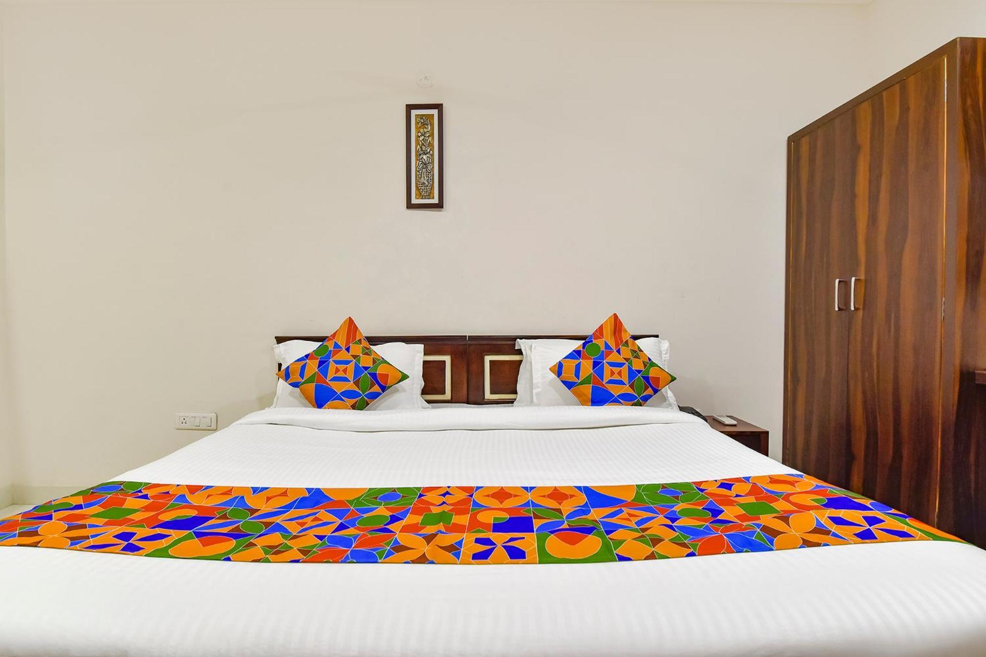 Fabhotel Gurukripa