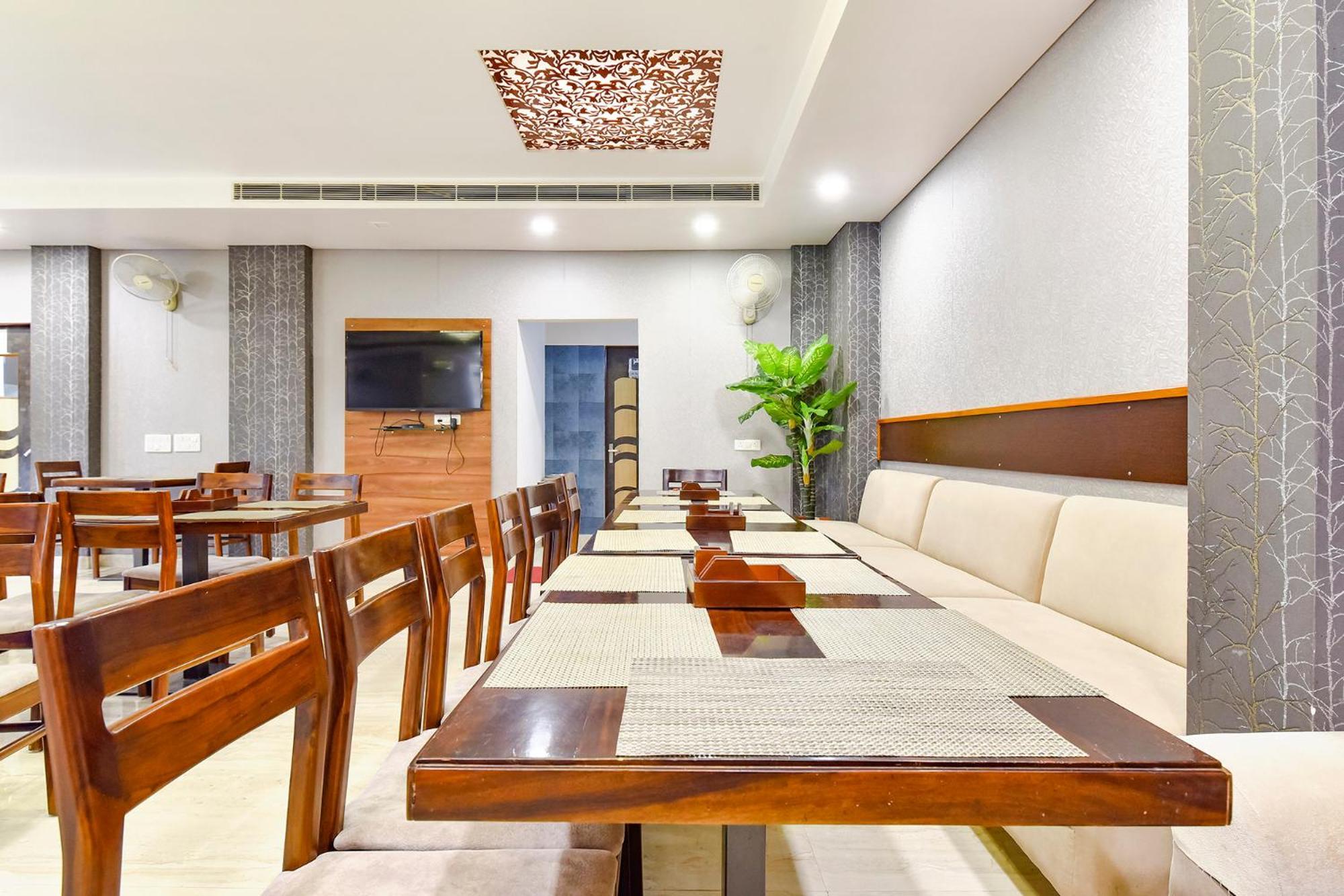 Fabhotel Gurukripa Hotel 3*