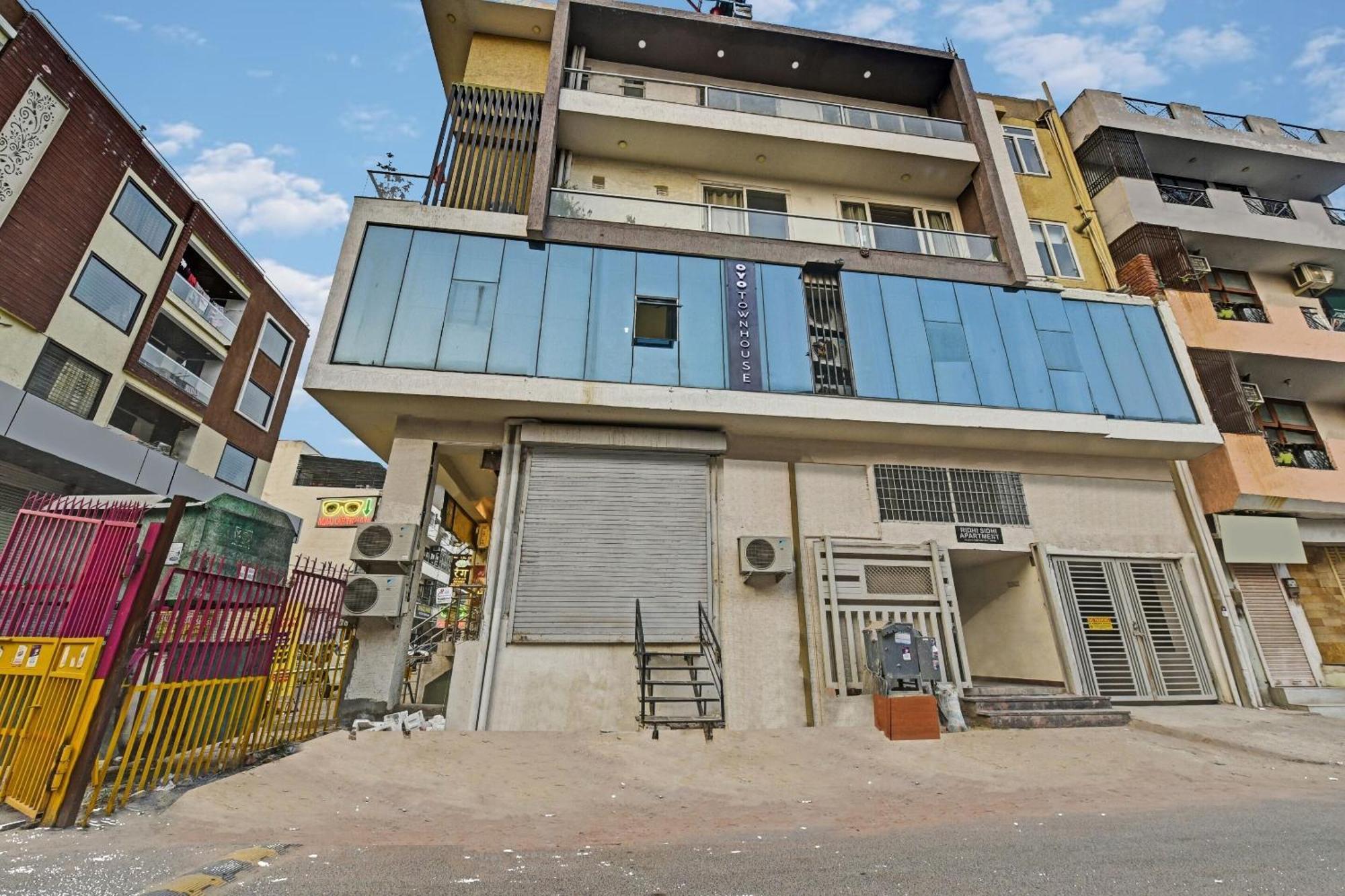 Hotel O The Circle Rajapark 4*