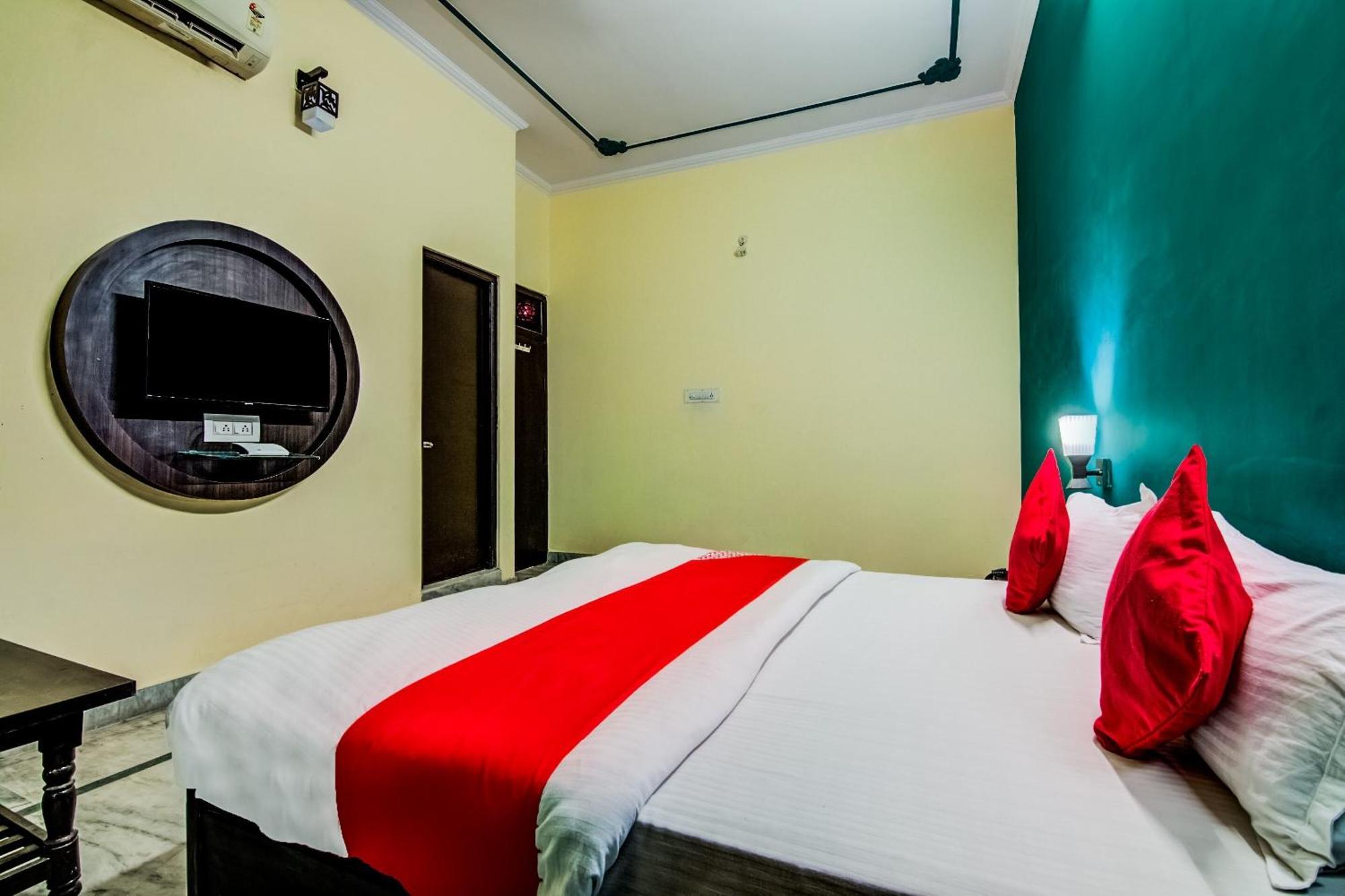 Oyo Malhotra Hotel Jaipur