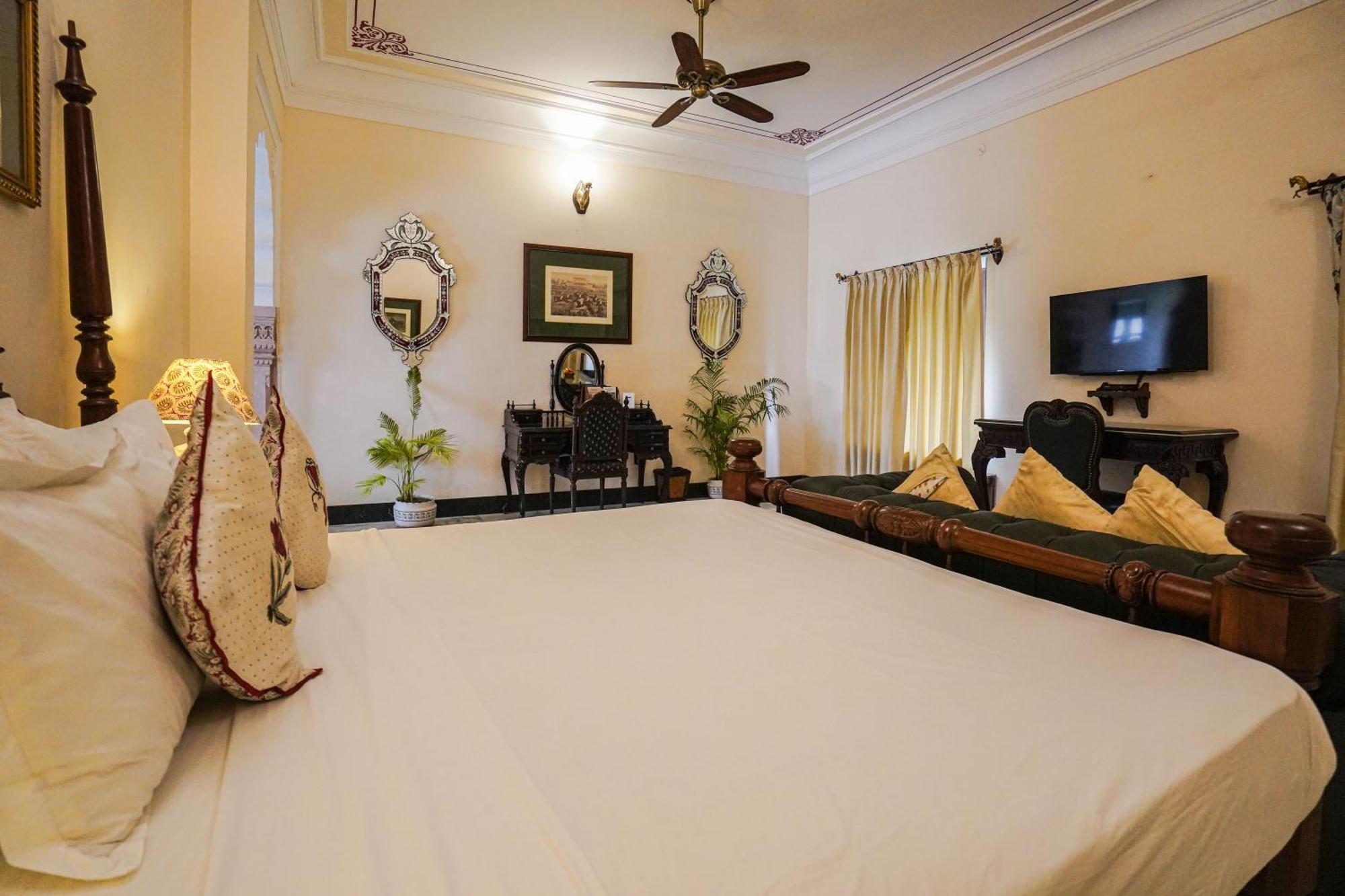 Resort Khas Bagh 4*