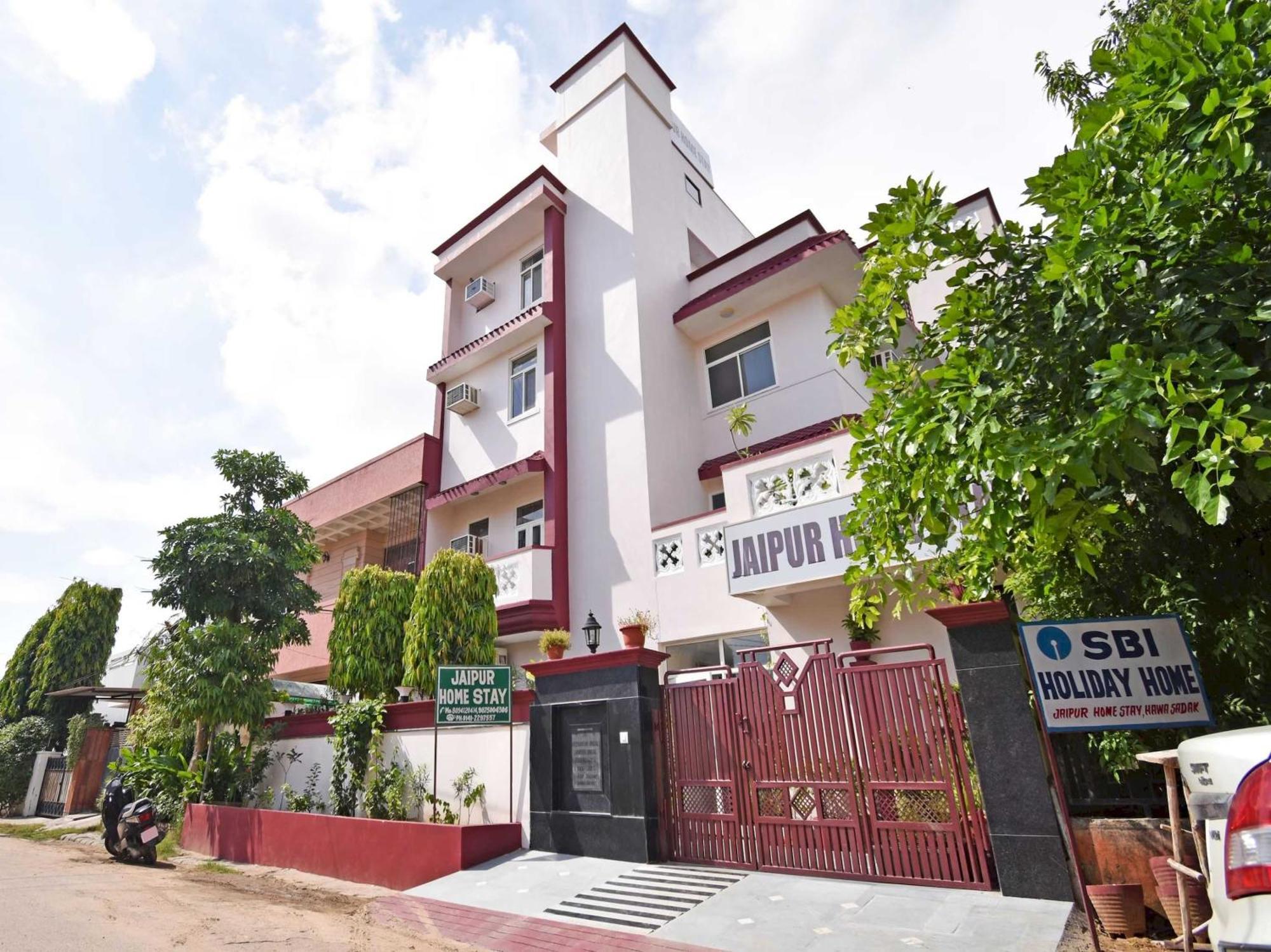 Hotel O 75407 Hawa Sadak 4*