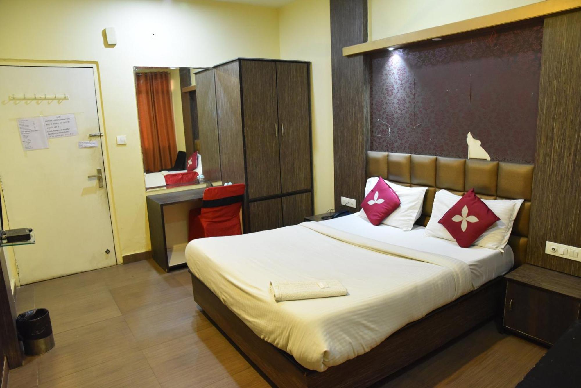 C-9 Hotel