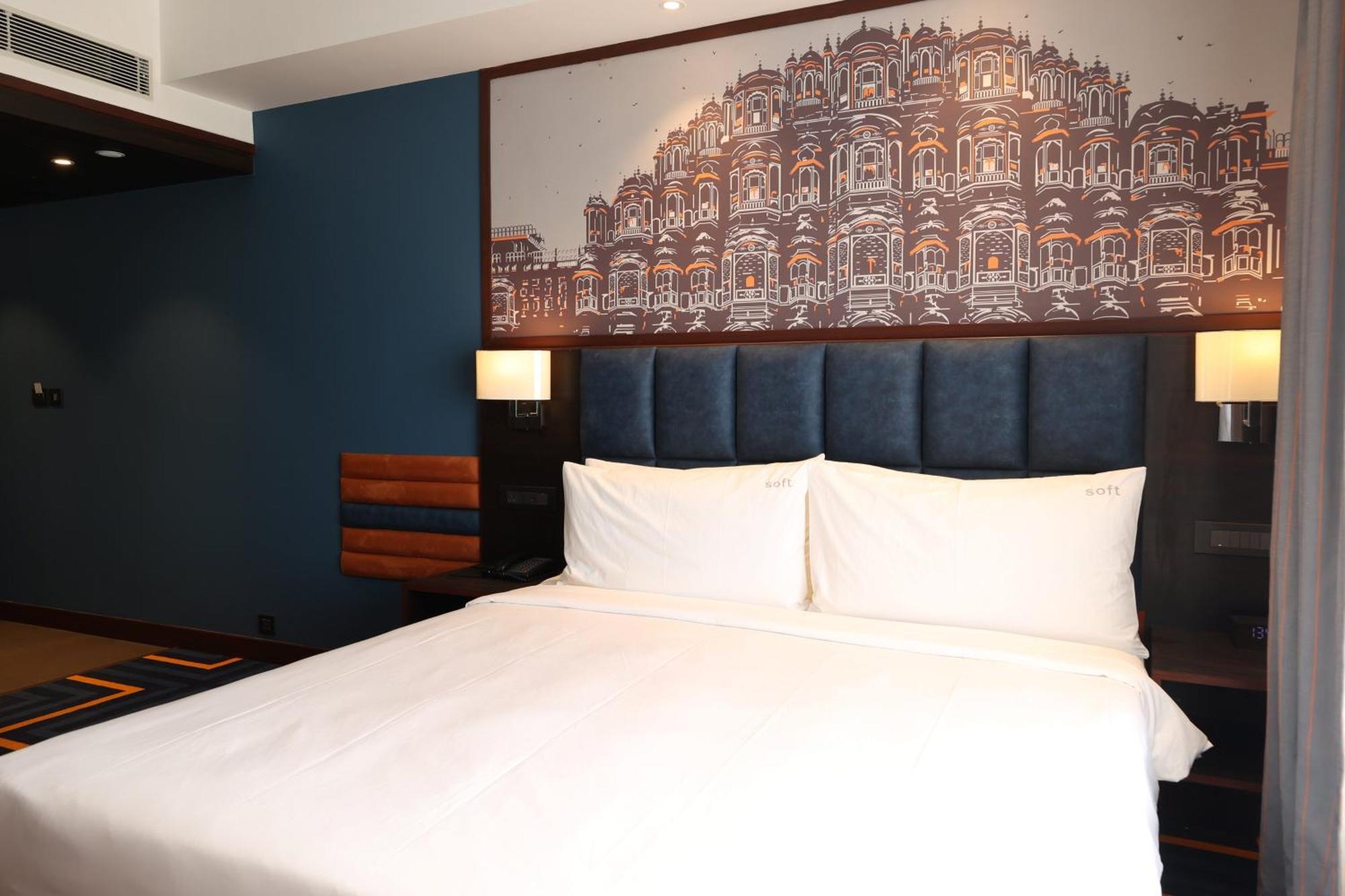 Hotel Express & Gopalpura 4*