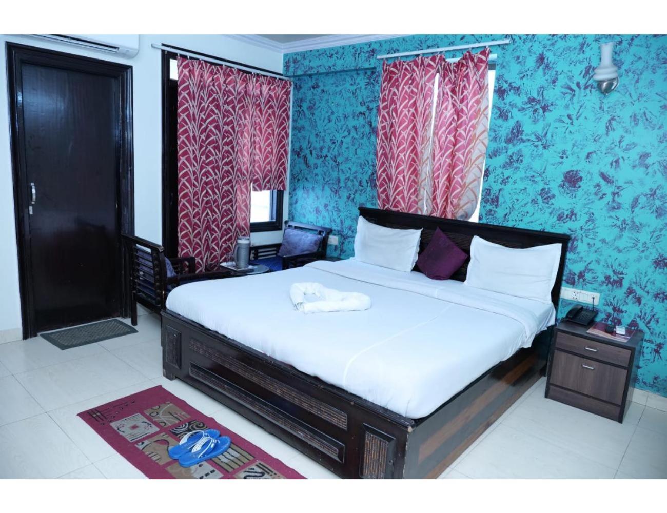 Jinendra * Jaipur
