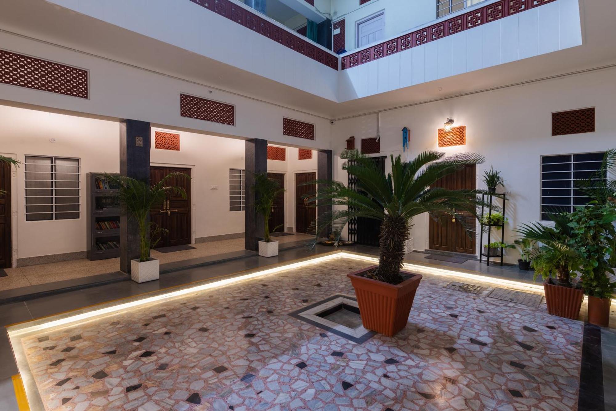 Bed & Breakfast Heart Of The By Rashmi *