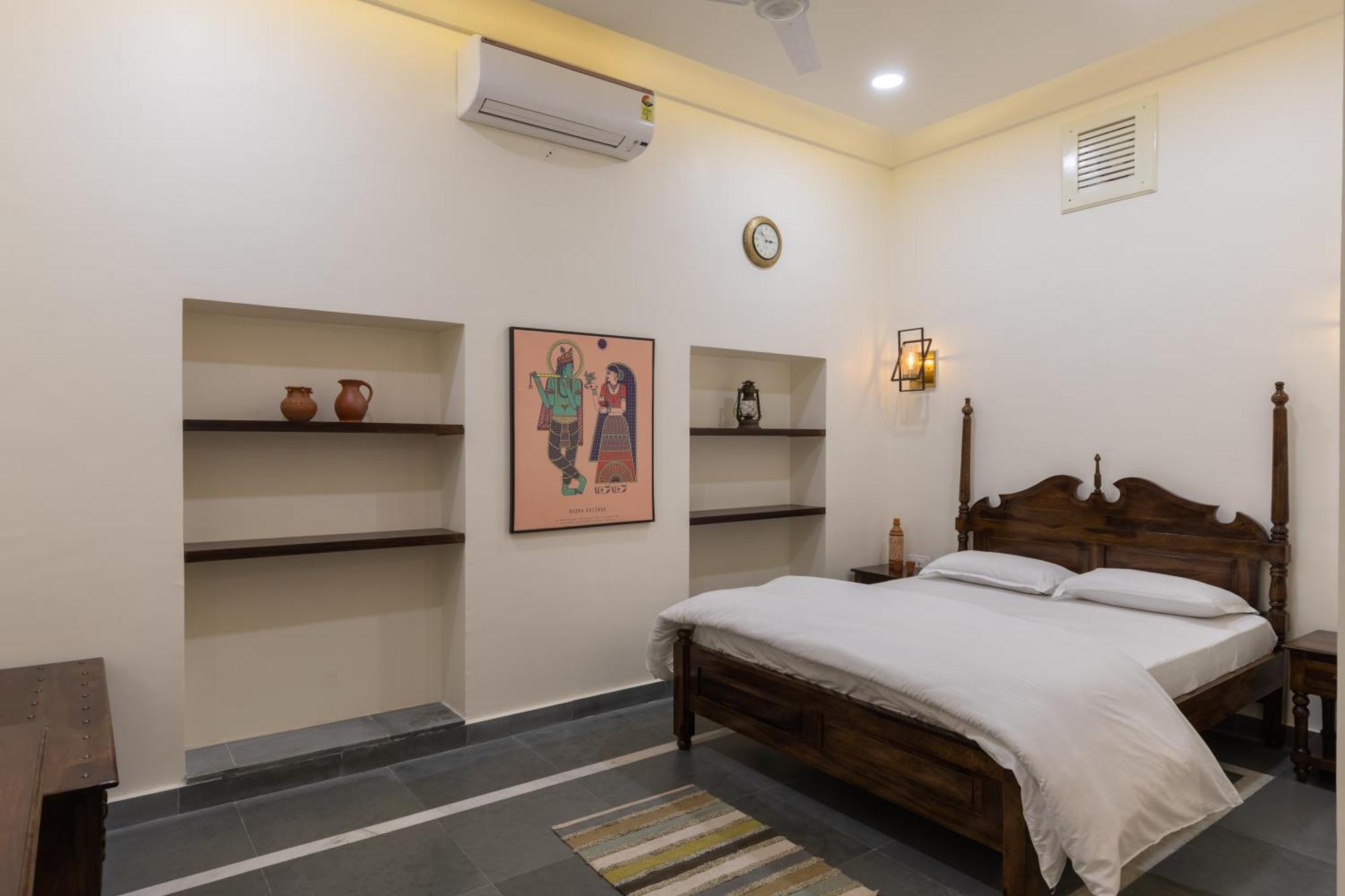 Heart Of The By Rashmi Bed & Breakfast