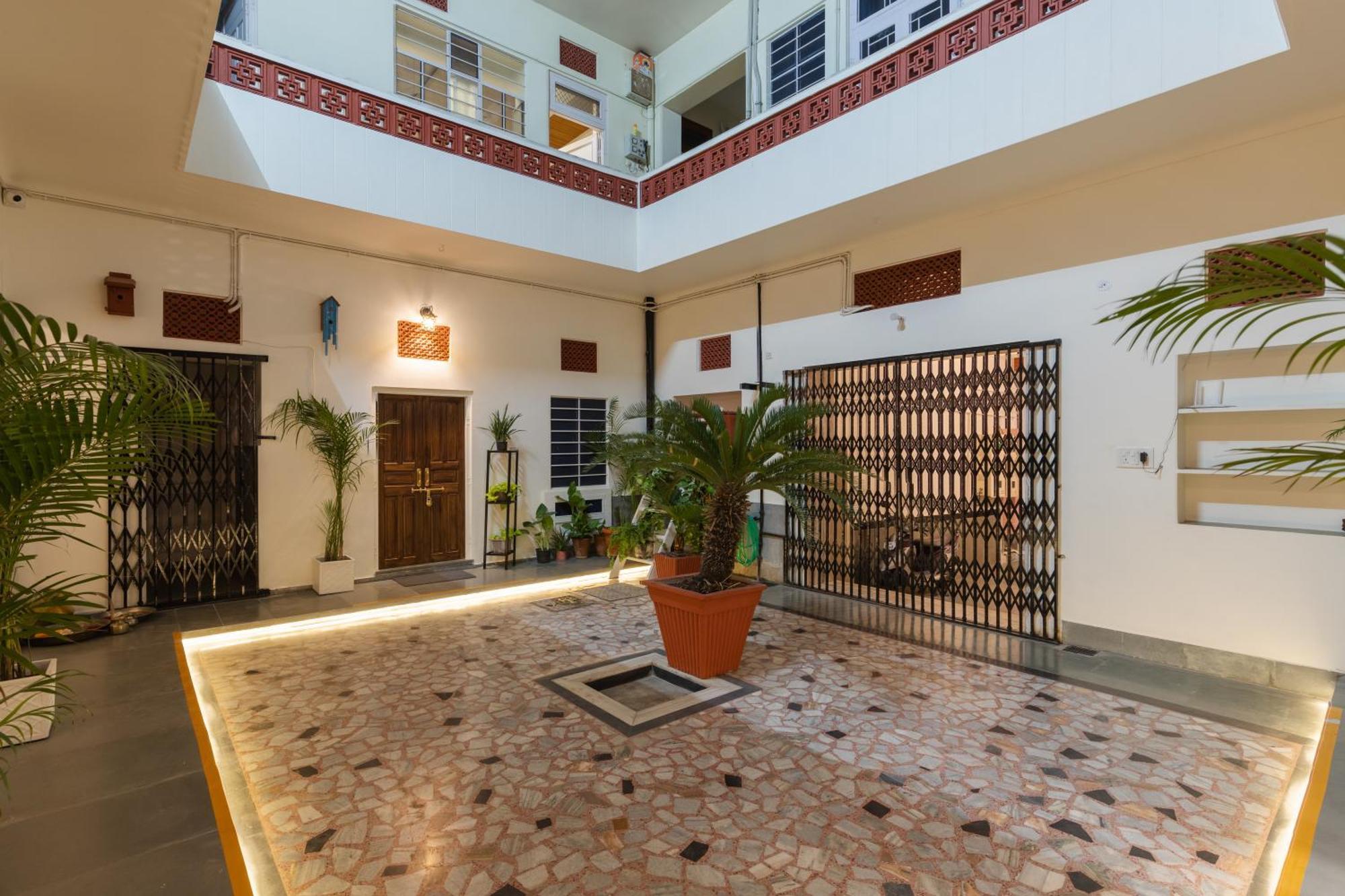 Bed & Breakfast Heart Of The By Rashmi *