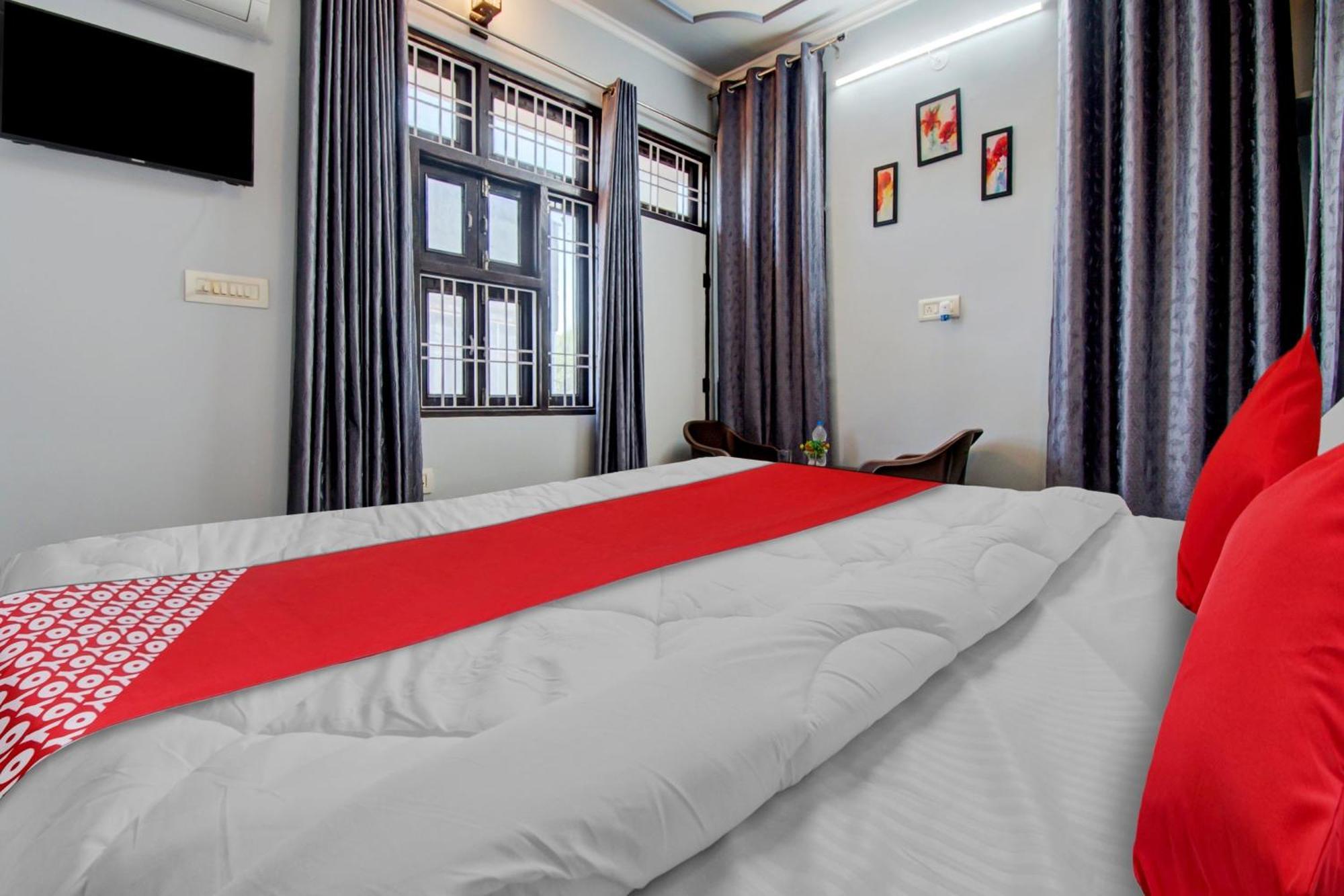 Oyo Flagship 81130 Vanya Hotel
