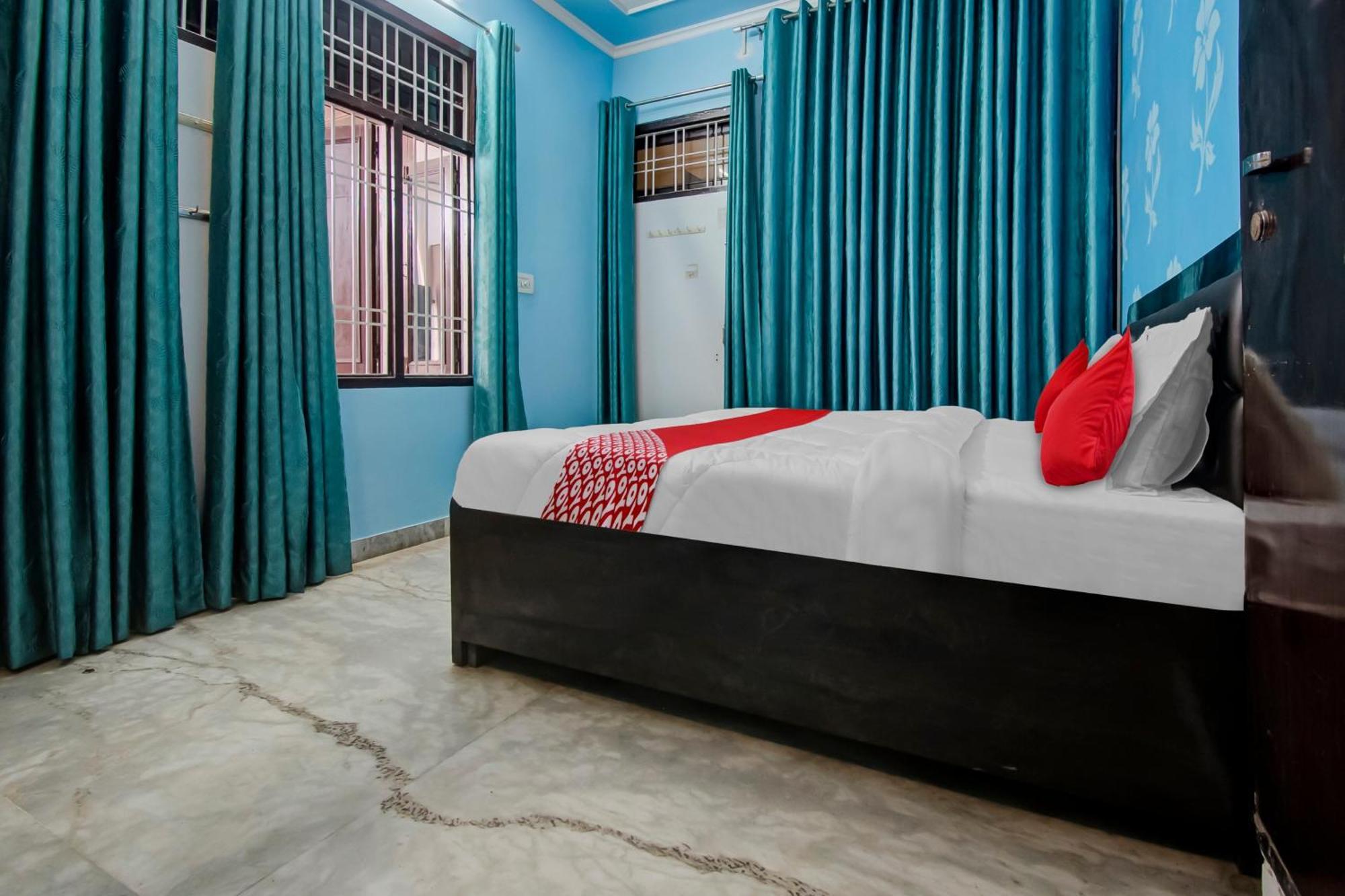 Hotel Oyo Flagship 81130 Vanya 3*