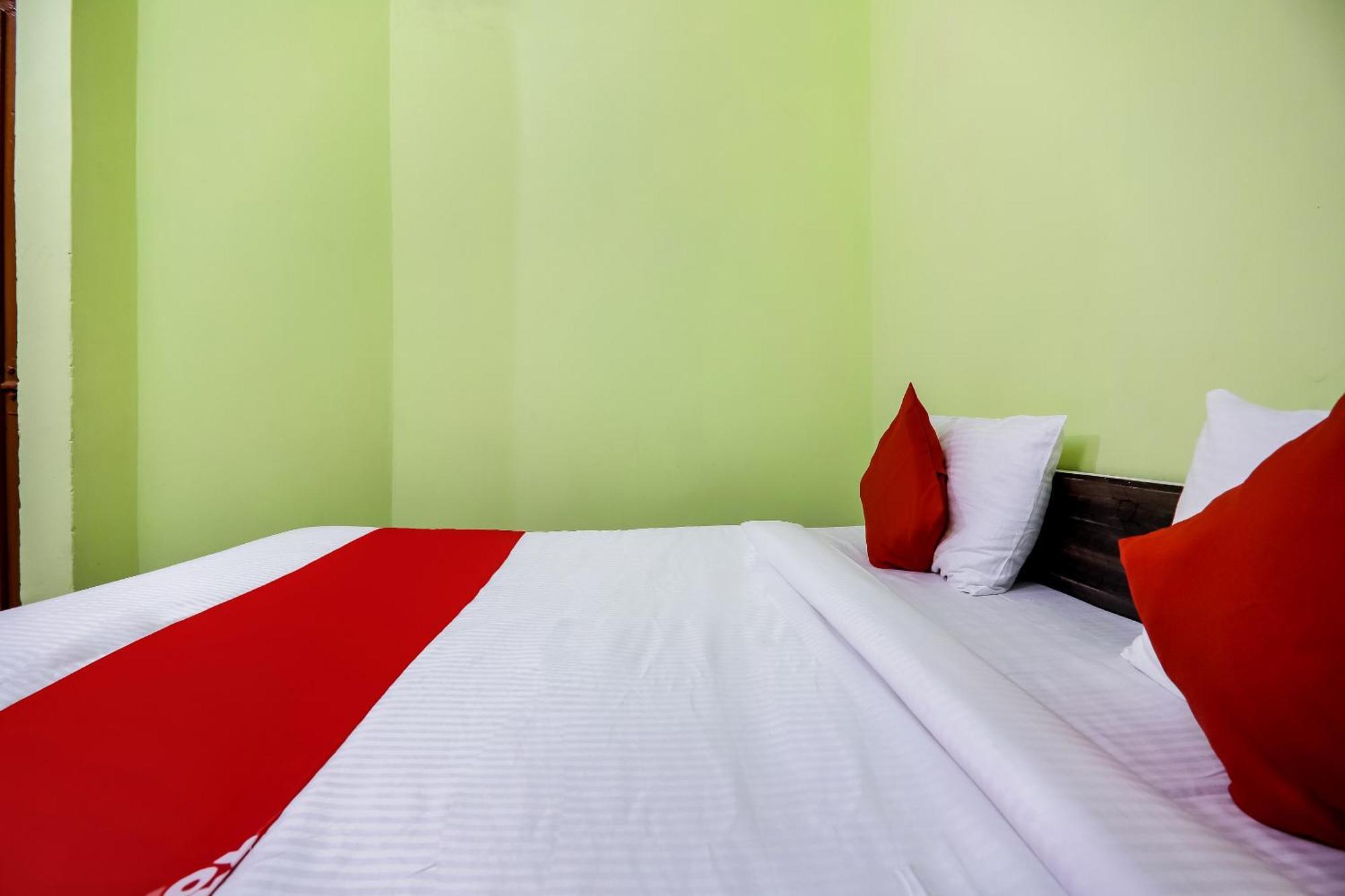Oyo Flagship 66940 New Delhi Grand Hotel