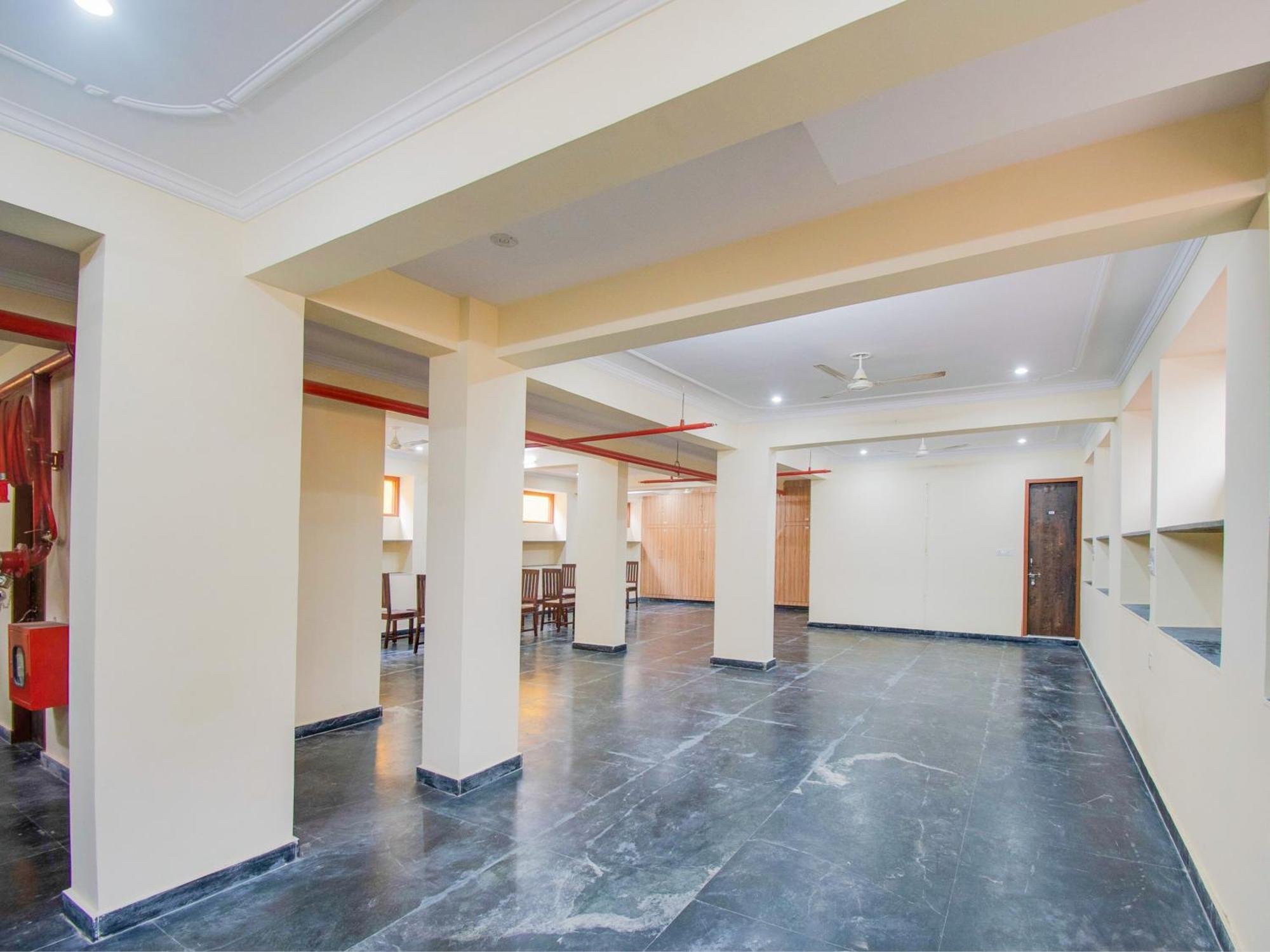 Hotel Collection O Omeshwari Jaipur