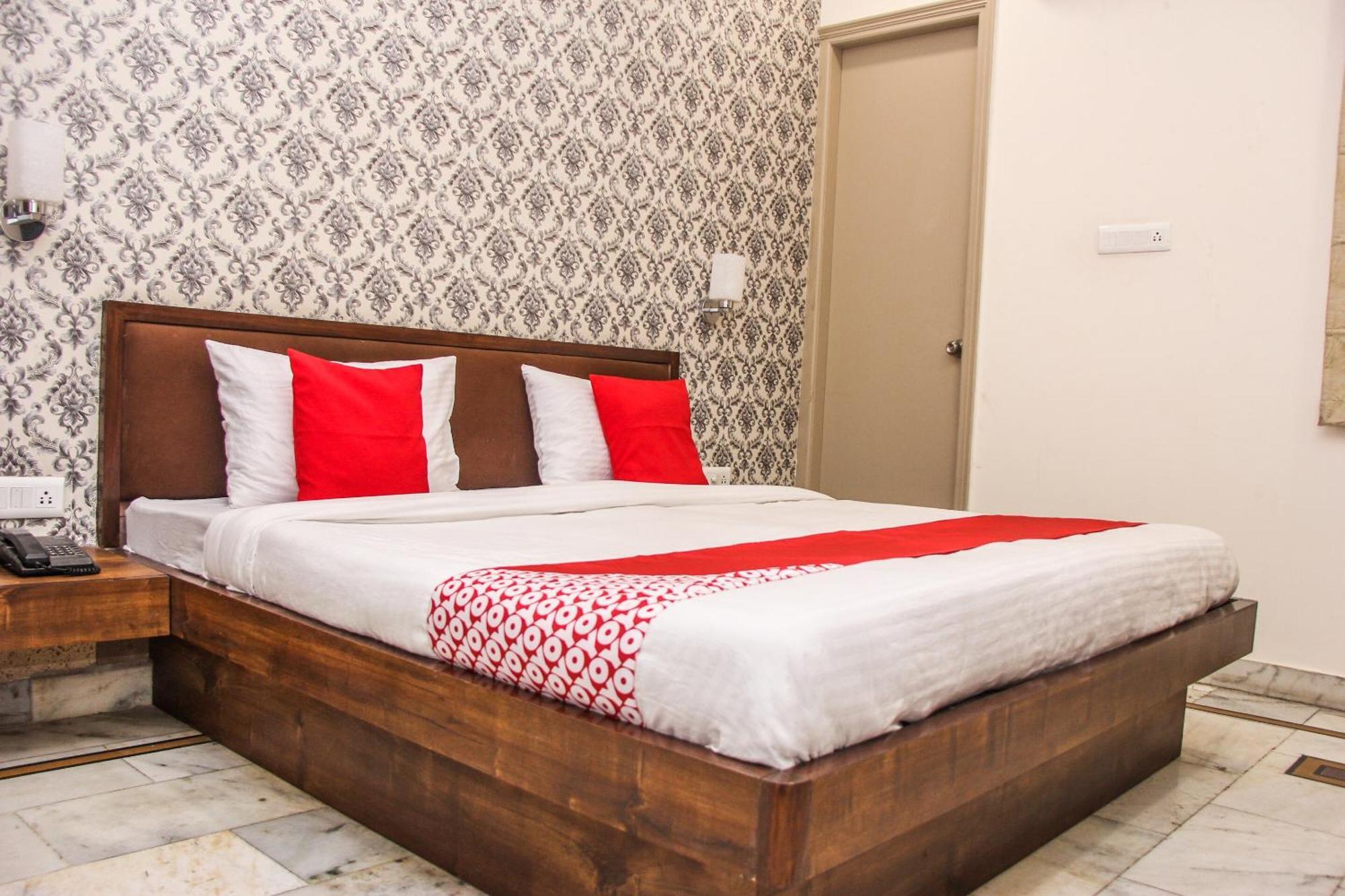 Hotel Collection O Chawla 4*