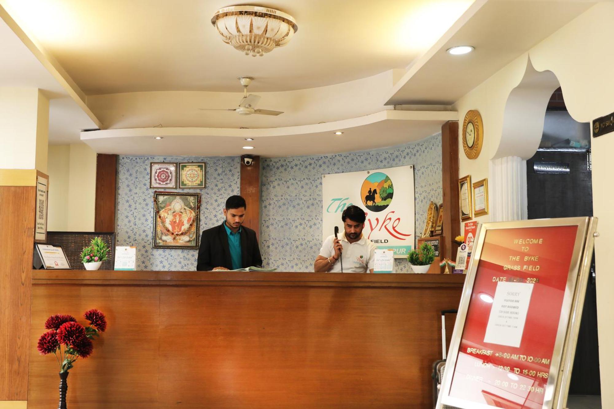 Resort The Byke Grassfield With Outdoor Pool, Shyam Nagar,