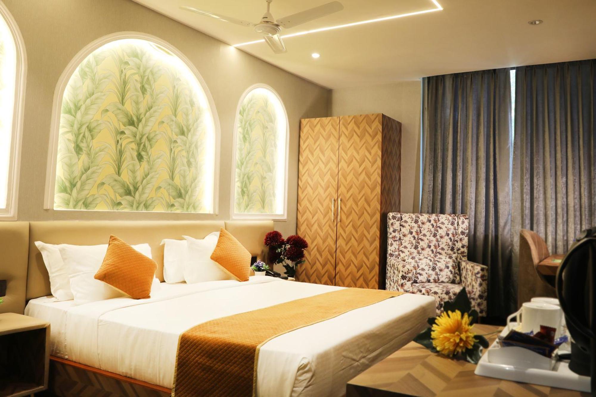 Resort The Byke Grassfield With Outdoor Pool, Shyam Nagar, Jaipur