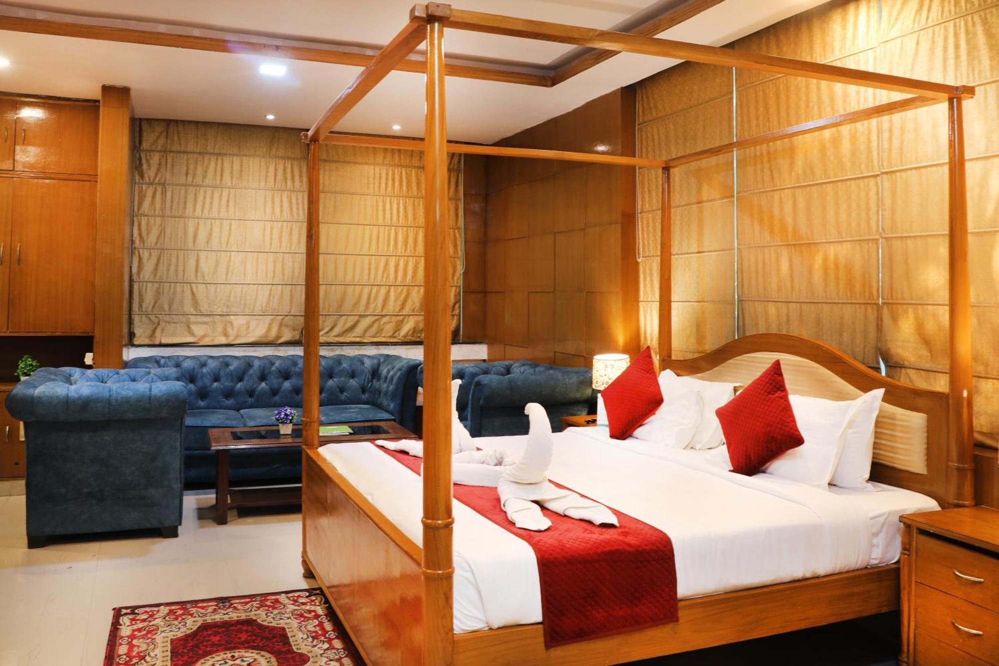The Byke Grassfield With Outdoor Pool, Shyam Nagar, 4* Jaipur