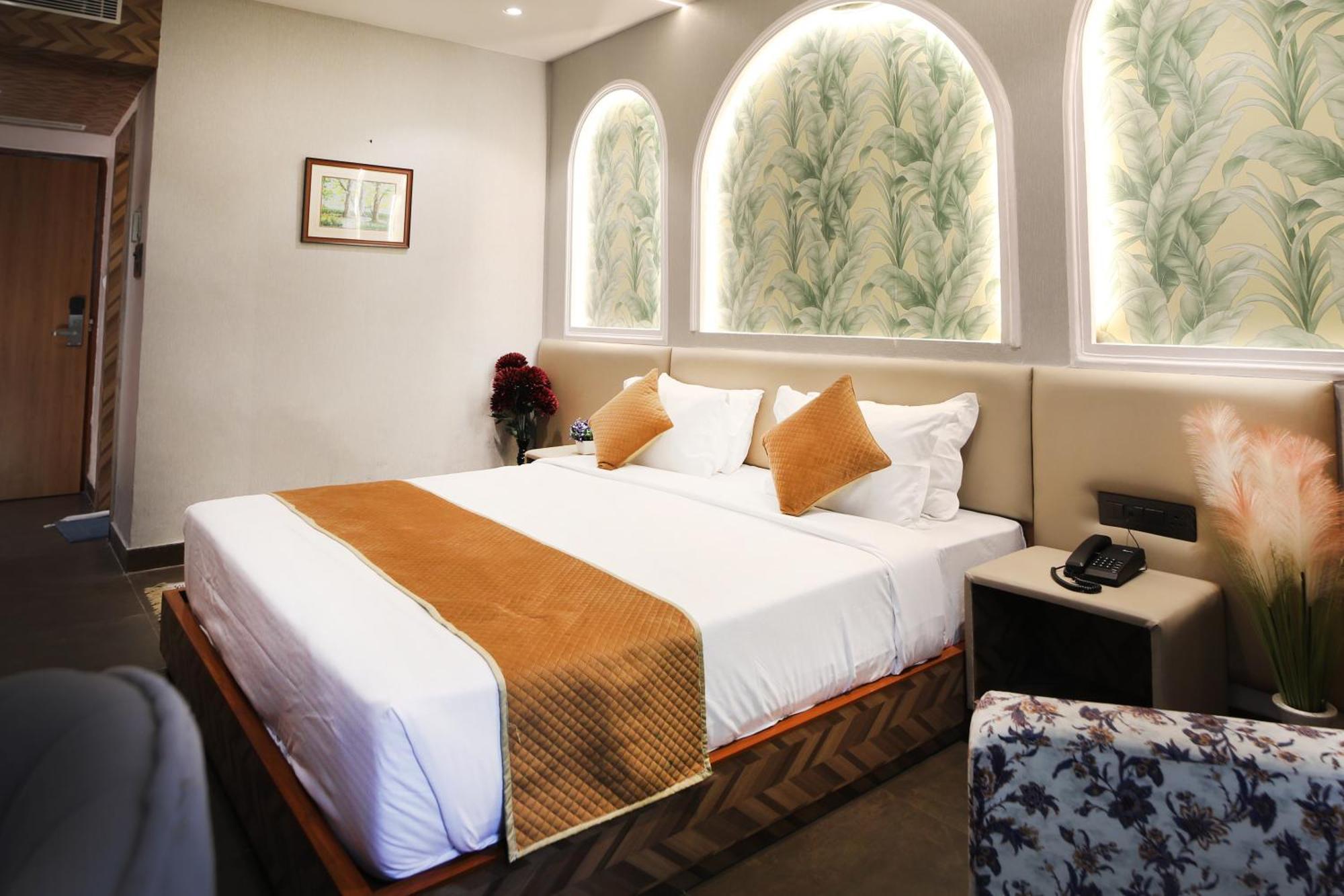 The Byke Grassfield With Outdoor Pool, Shyam Nagar, Resort Jaipur