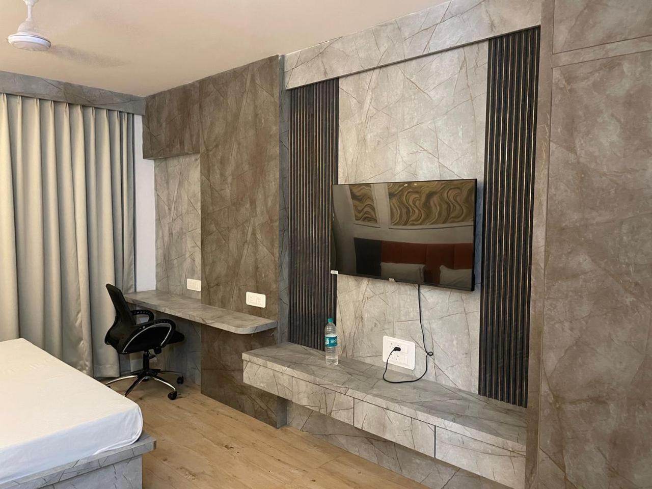Apartment Upasana First Avenue *