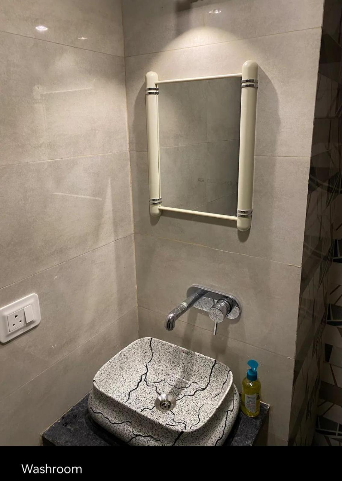 Upasana First Avenue Apartment *