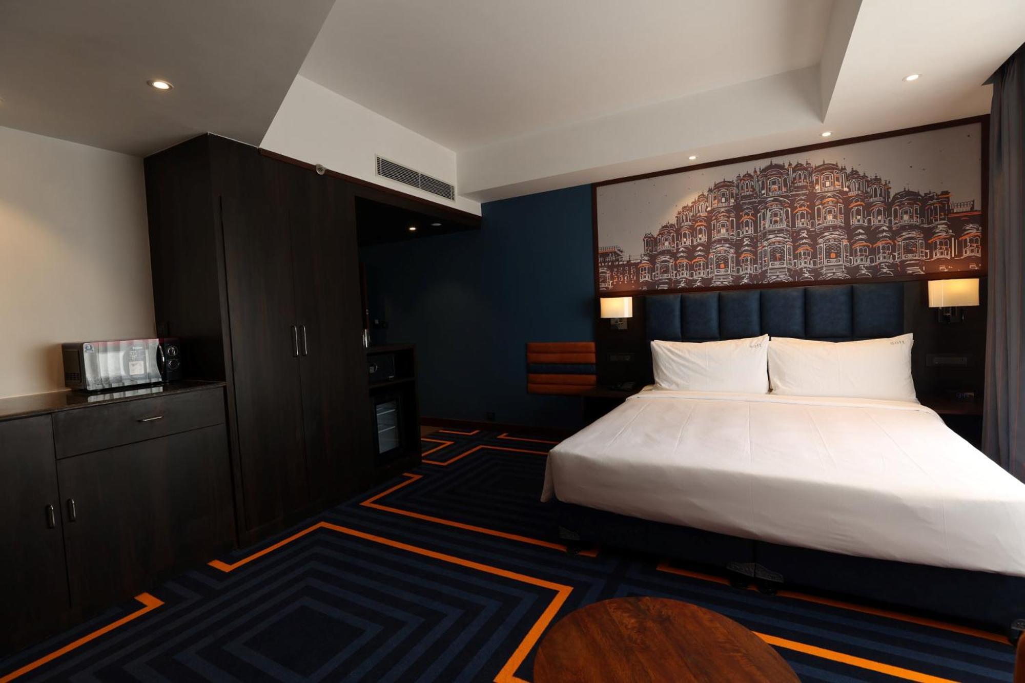 Express & Gopalpura Hotel