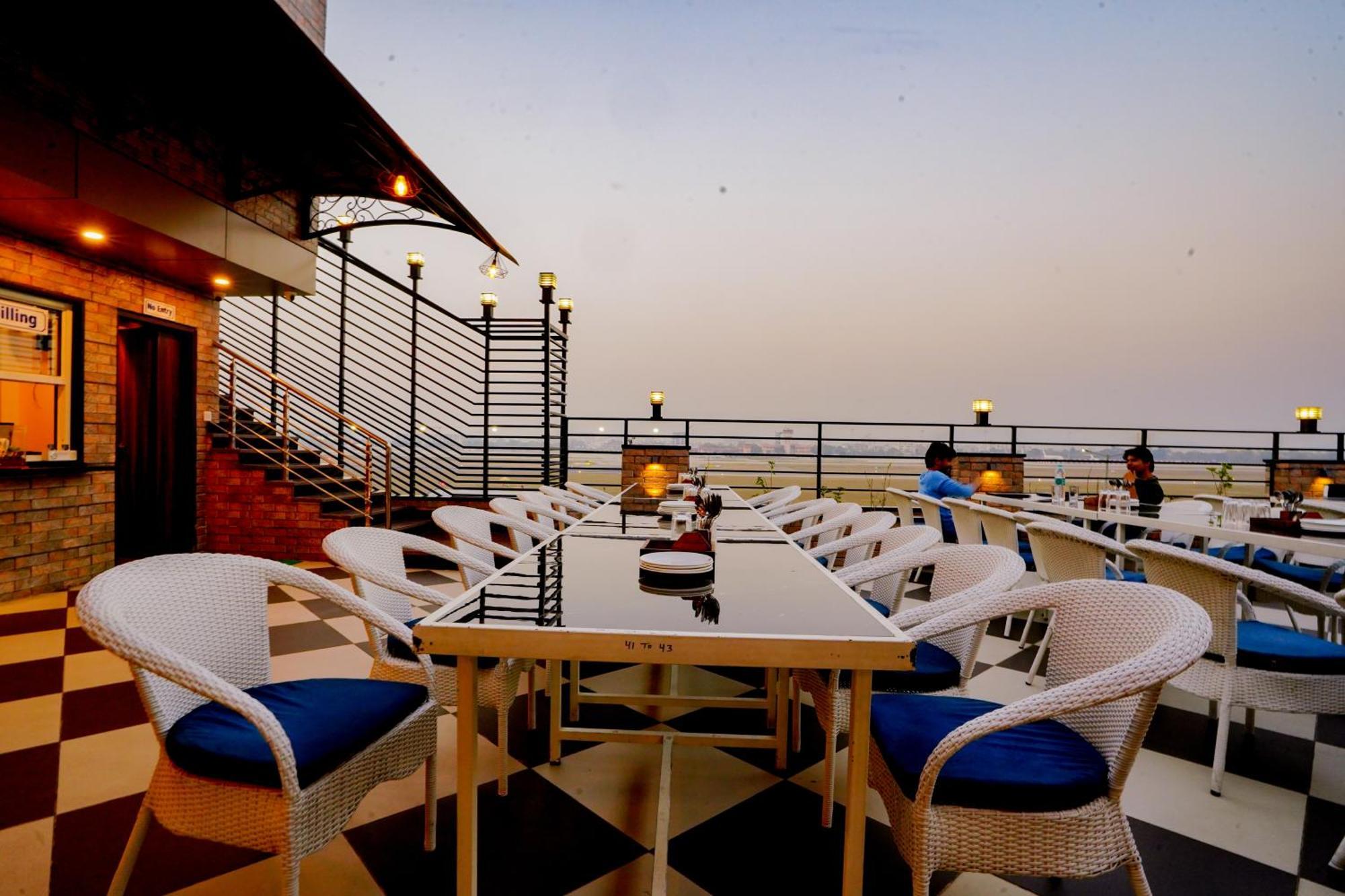 Cheelgadi Hotel