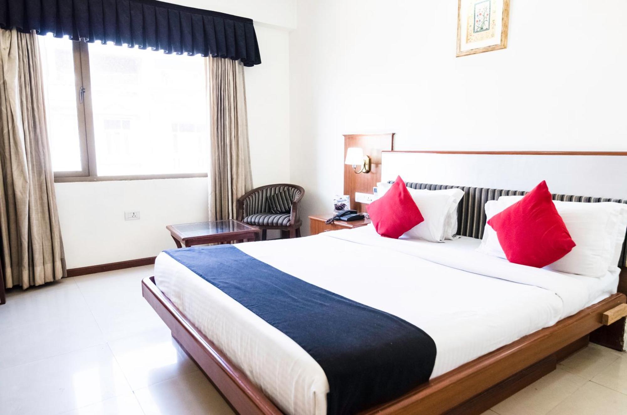 Royal Empire Hotel