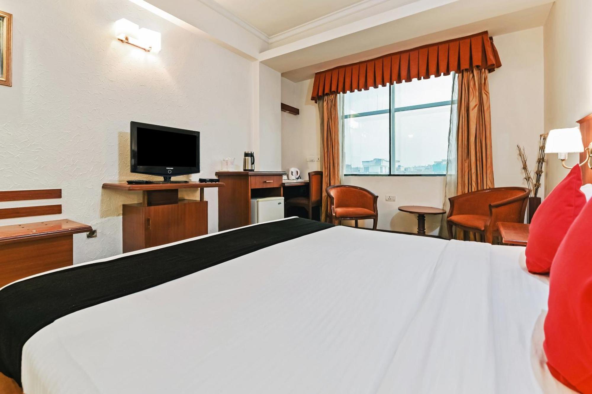 Royal Empire Hotel 3*