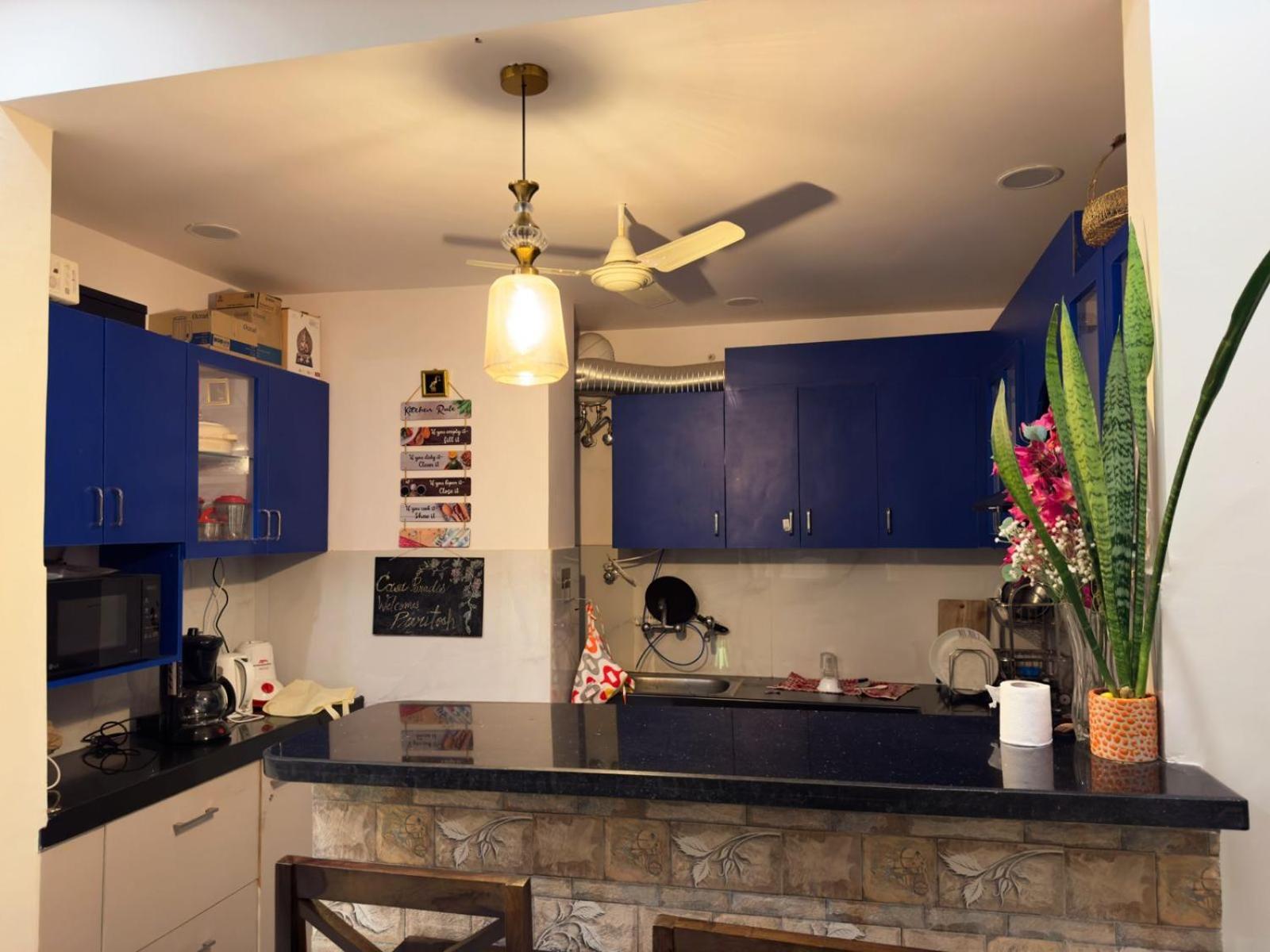 Casa Paradis- Secure, Cozy& Peaceful Paradise In Heart Of Happening Colony Apartment