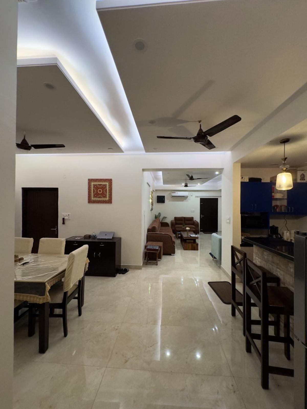Casa Paradis- Secure, Cozy& Peaceful Paradise In Heart Of Happening Colony Apartment *