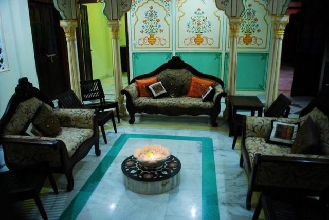 Bed & Breakfast Rani Mahal 3*