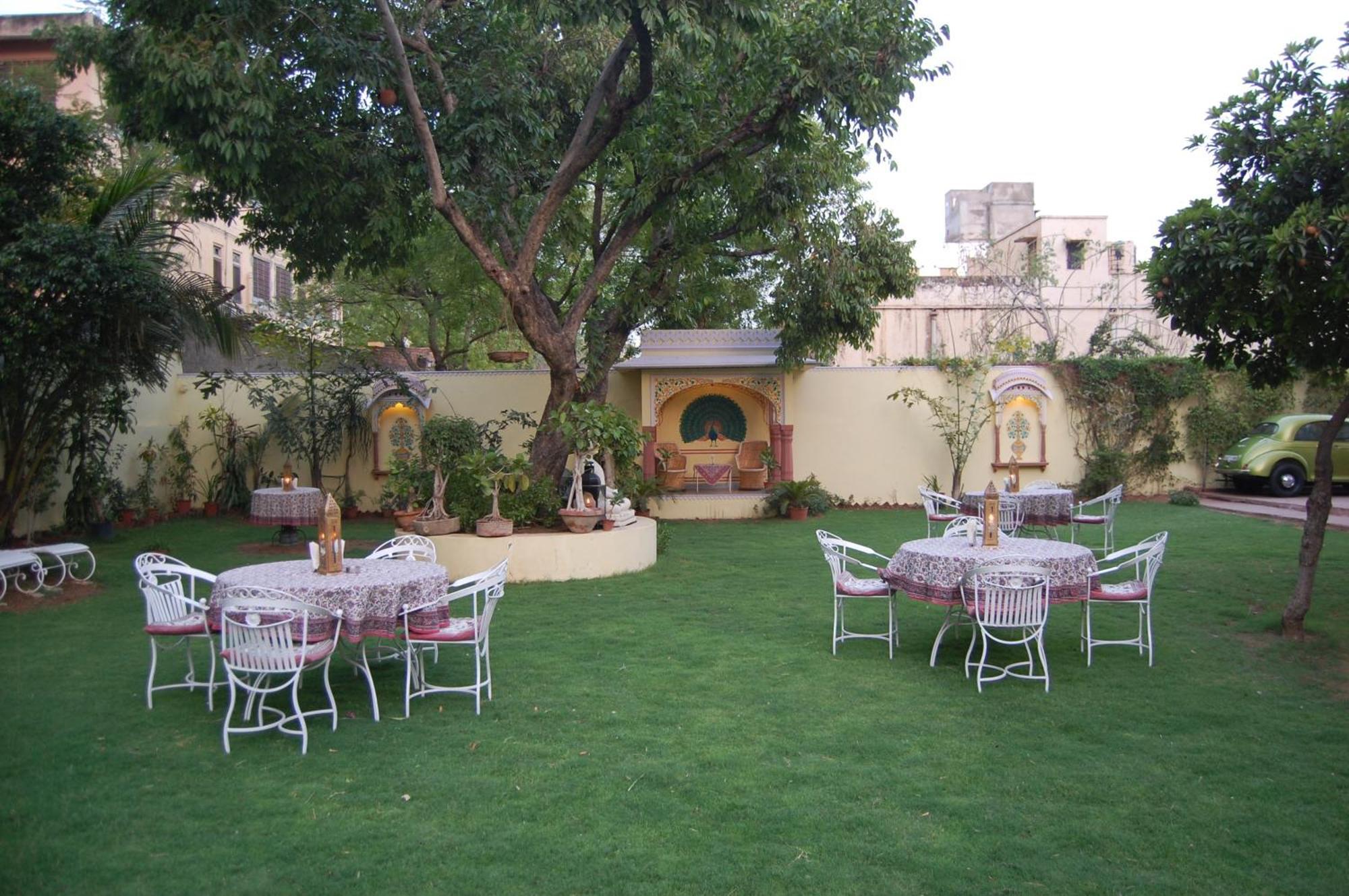Hotel Anuraag