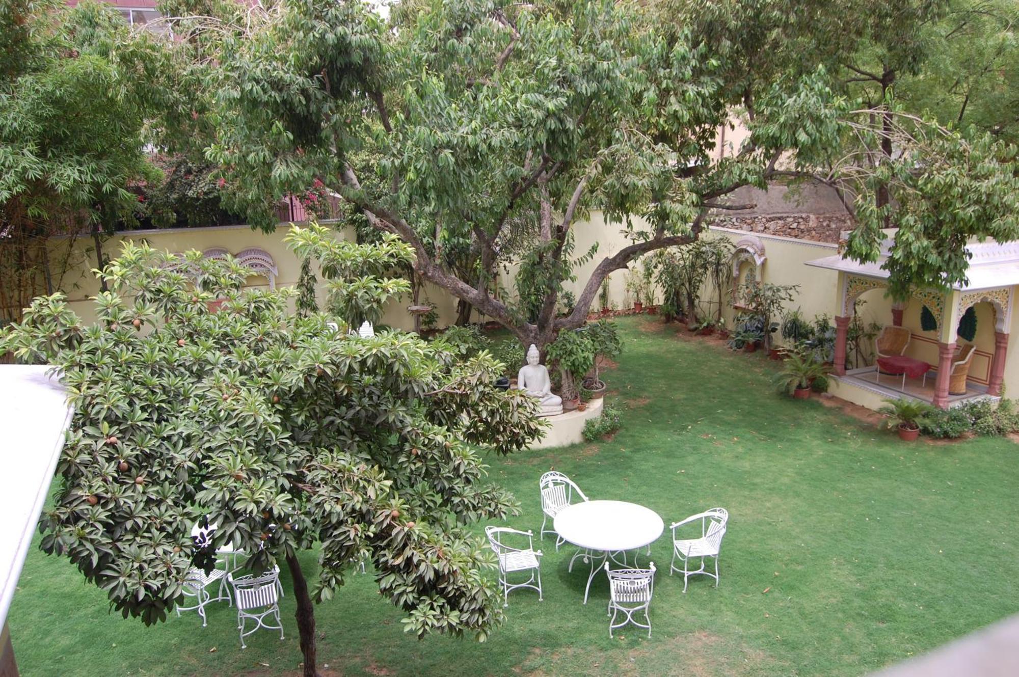 Hotel Anuraag