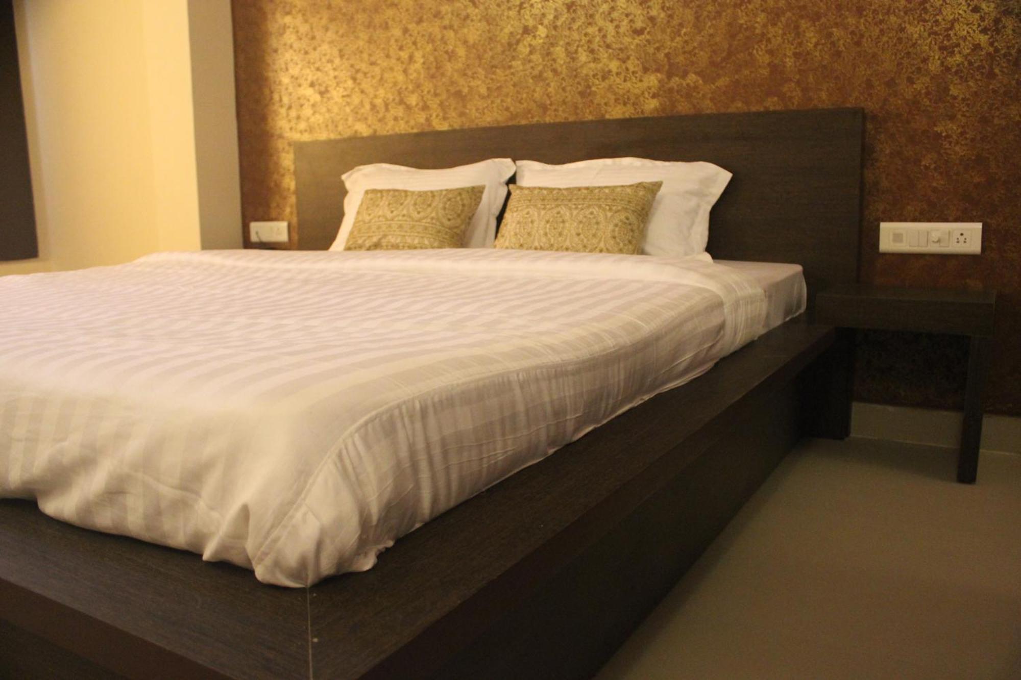 Hotel Savi Regency Jaipur